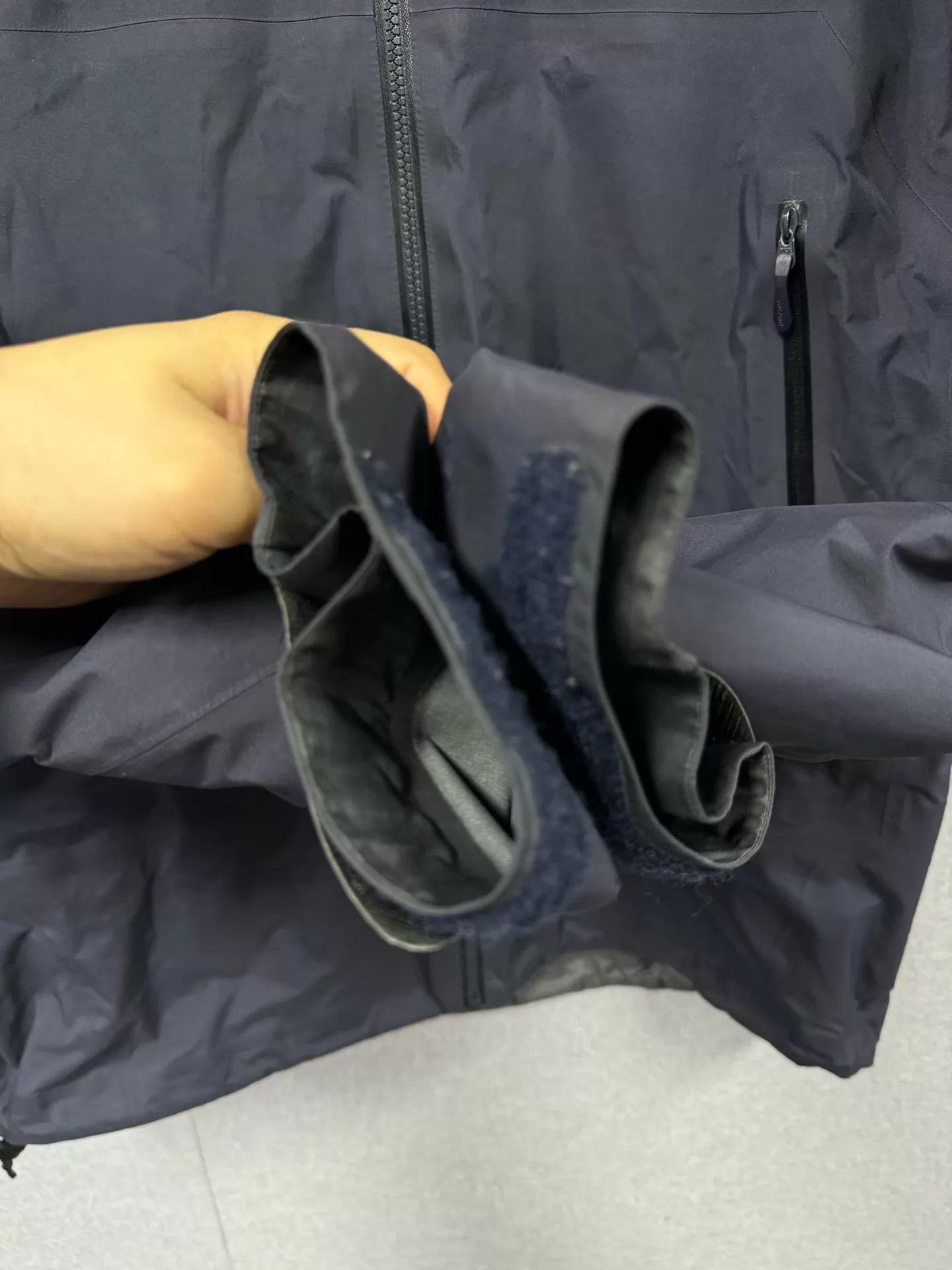 Arc'teryx Arc'teryx Beta AR Deep Blue XL (some bubbling) Size US XL / EU 56 / 4 - 6 Thumbnail