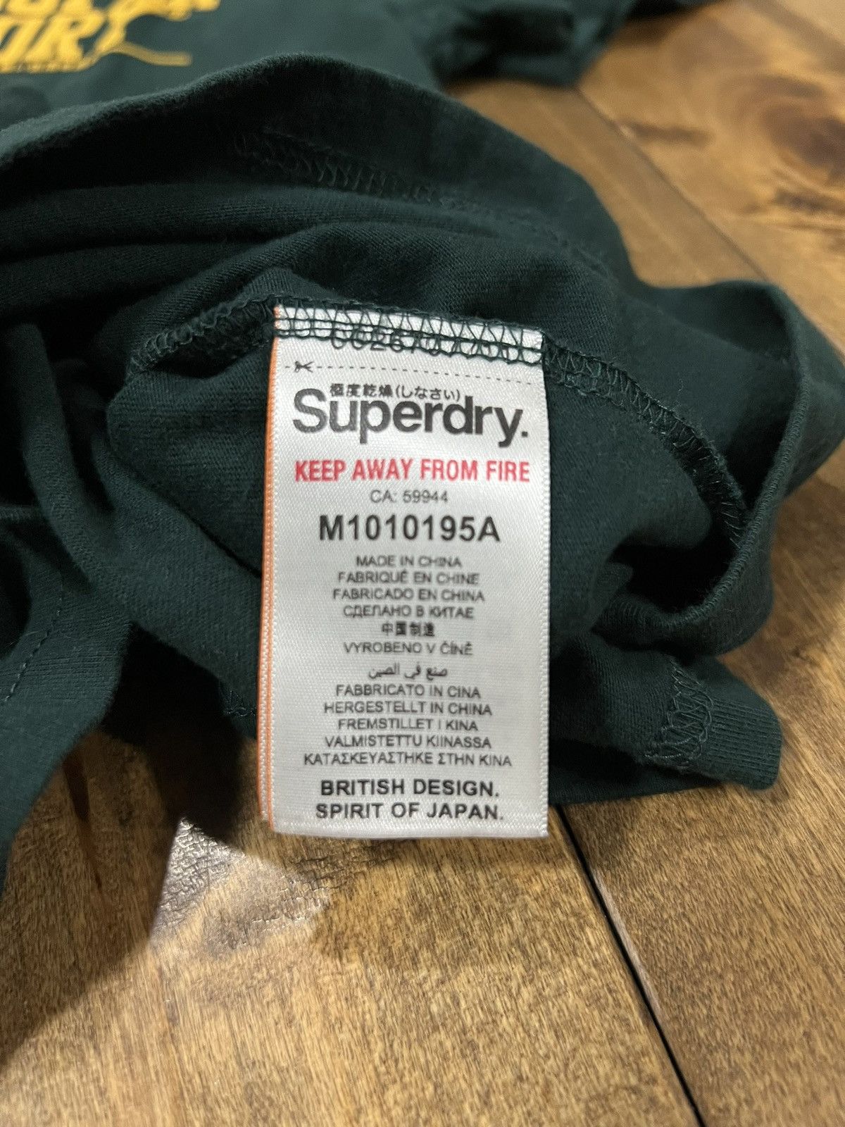 Japanese Brand × Superdry Superdry Embossed tee Size US M / EU 48-50 / 2 - 8 Thumbnail