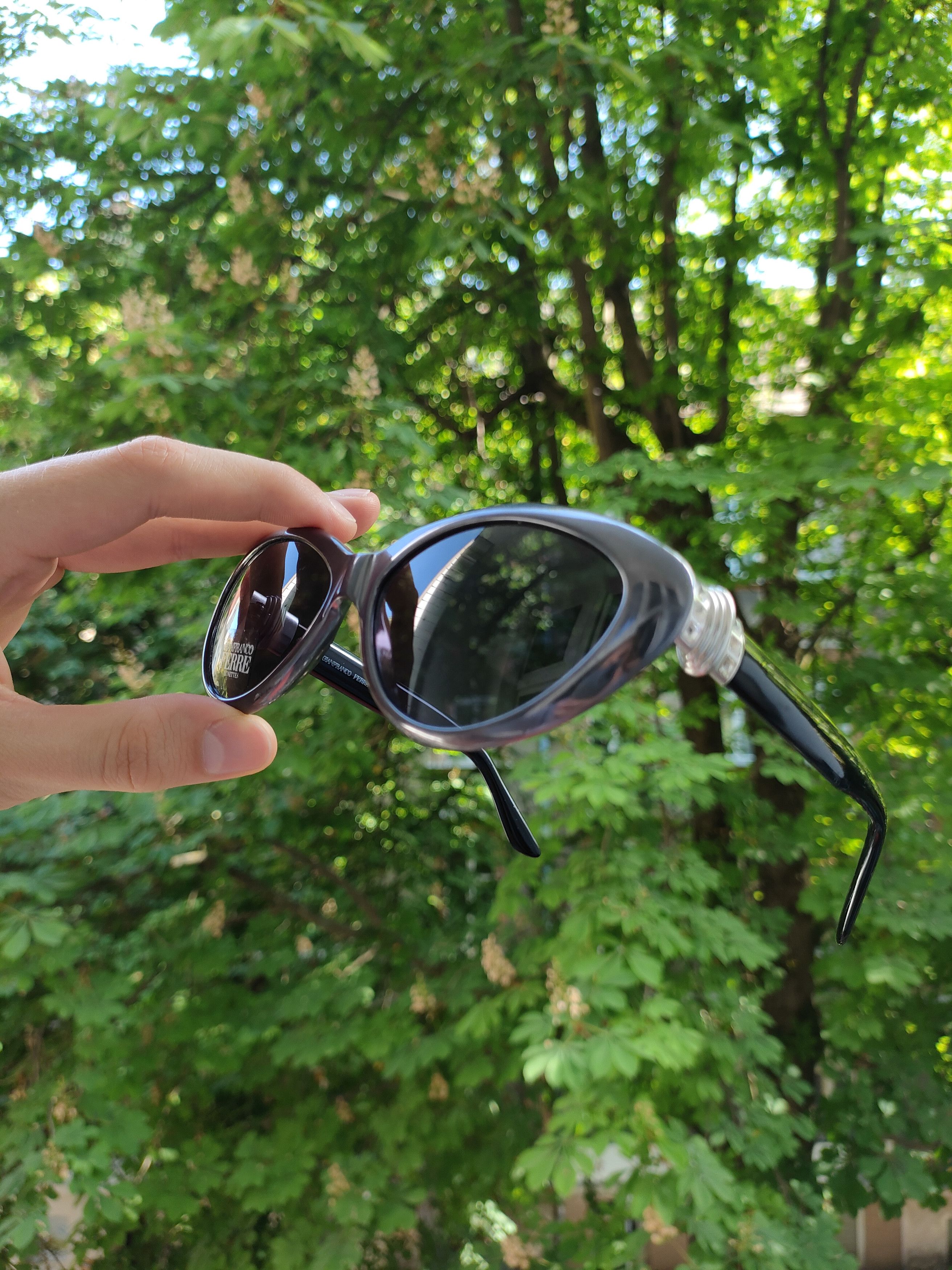 Gianfranco Ferre Gianfranco Ferre 90's Black & Silver Oval Cateye Sunglasses Size ONE SIZE - 1 Thumbnail