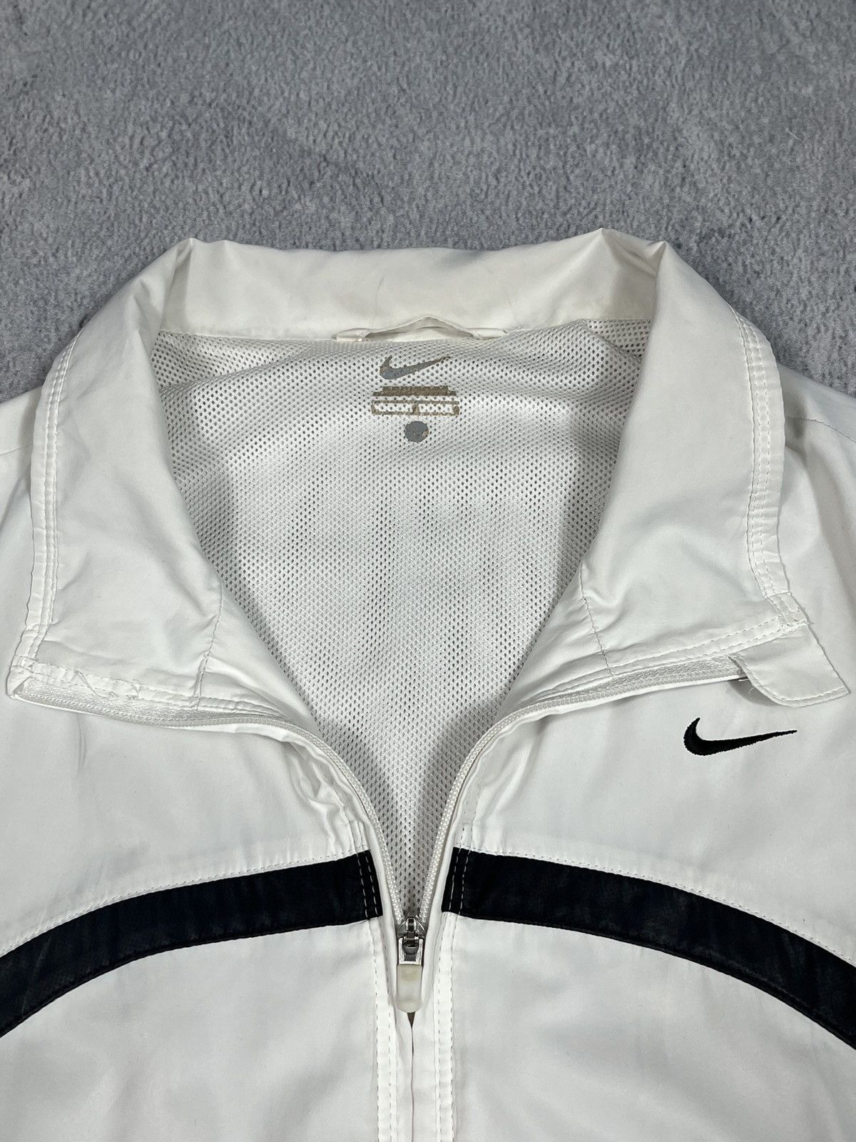 Nike × Vintage Vintage Y2K Nike swoosh windbreaker light jacket size L Size L / US 10 / IT 46 - 5 Thumbnail