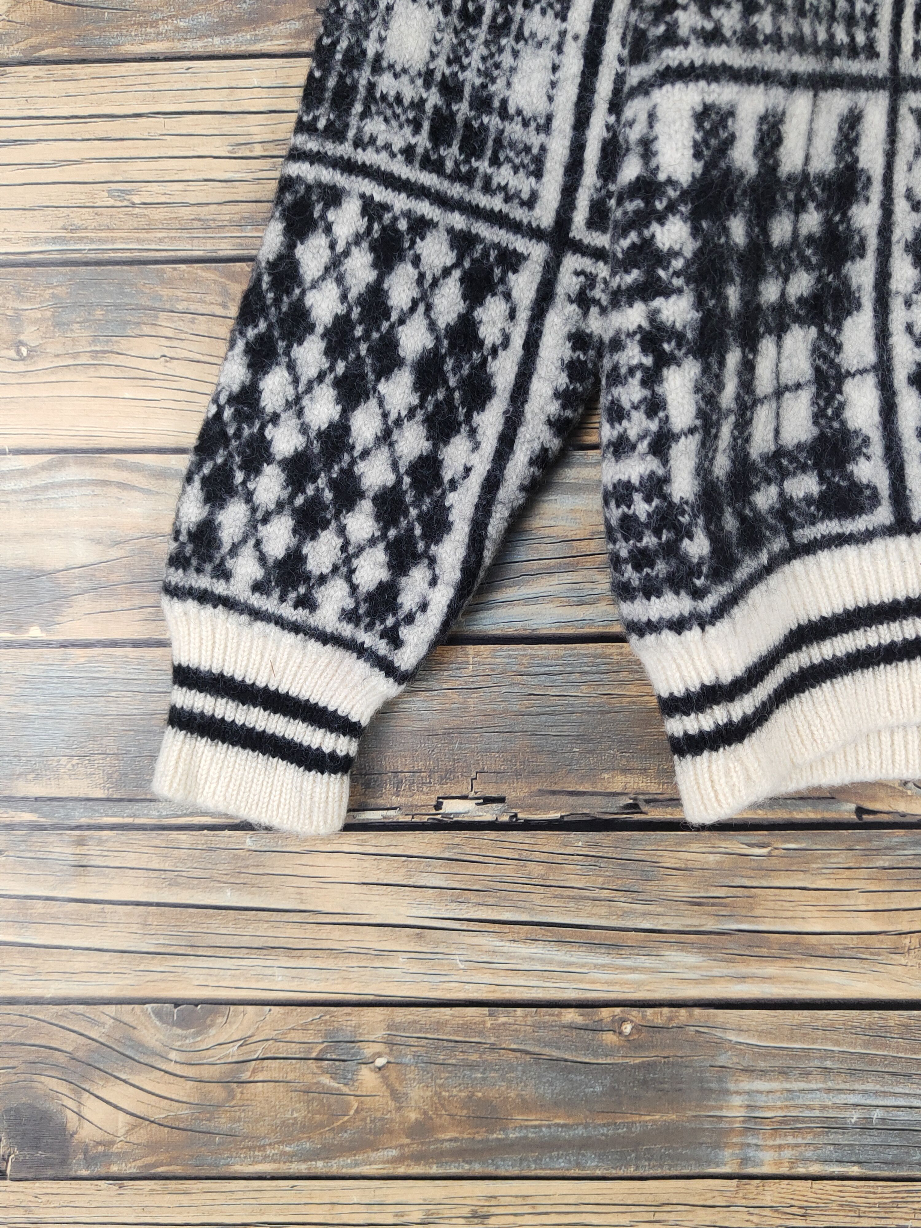 Homespun Knitwear × Japanese Brand × Vintage Ixi:z Black Cream Knitwear Sweatshirts #W1282 Size XS / US 0-2 / IT 36-38 - 4 Thumbnail