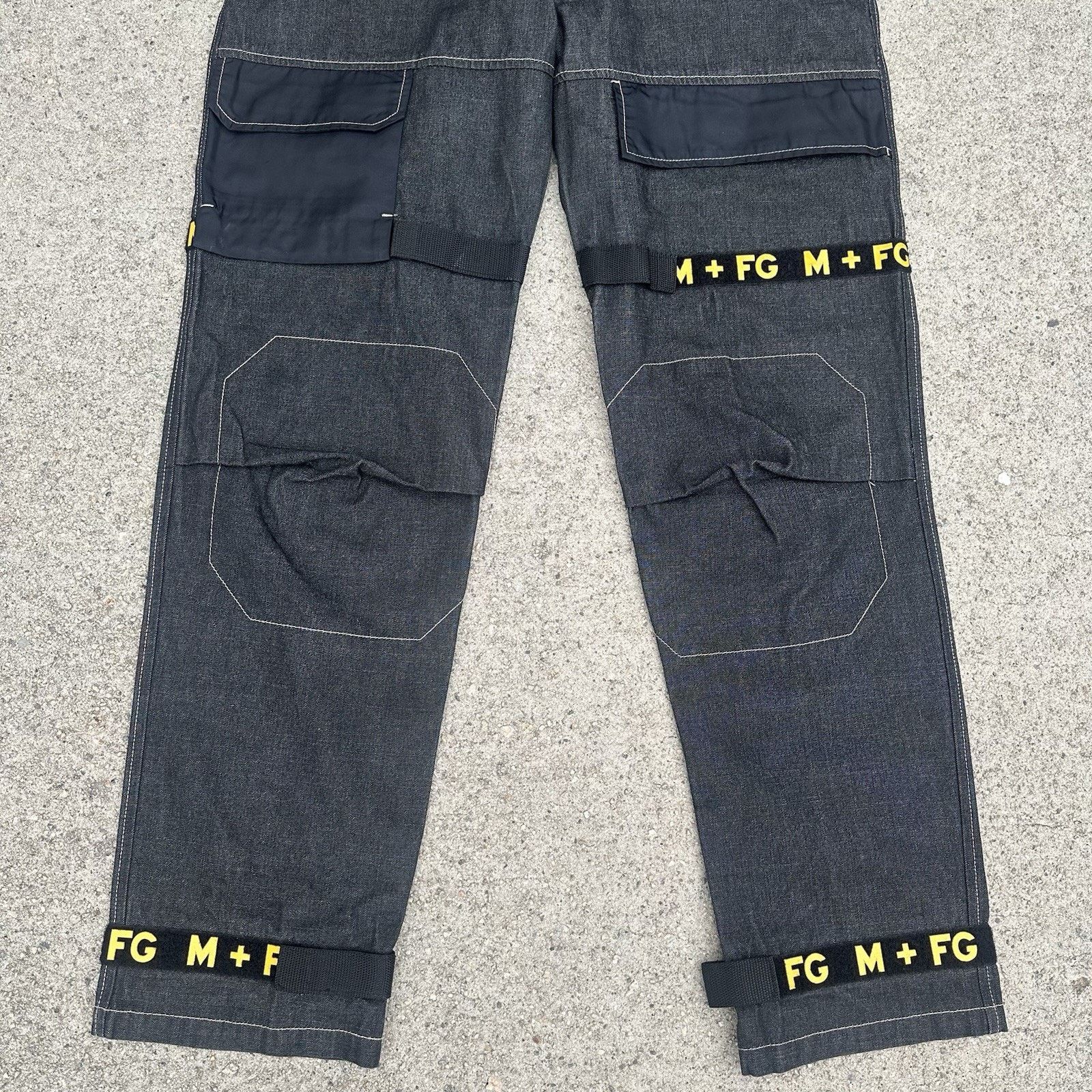 Marithe + Francois Girbaud × Vintage Vintage Marithe Francois Girbaud Black Denim Cargo Pants Size US 38 / EU 54 - 3 Thumbnail