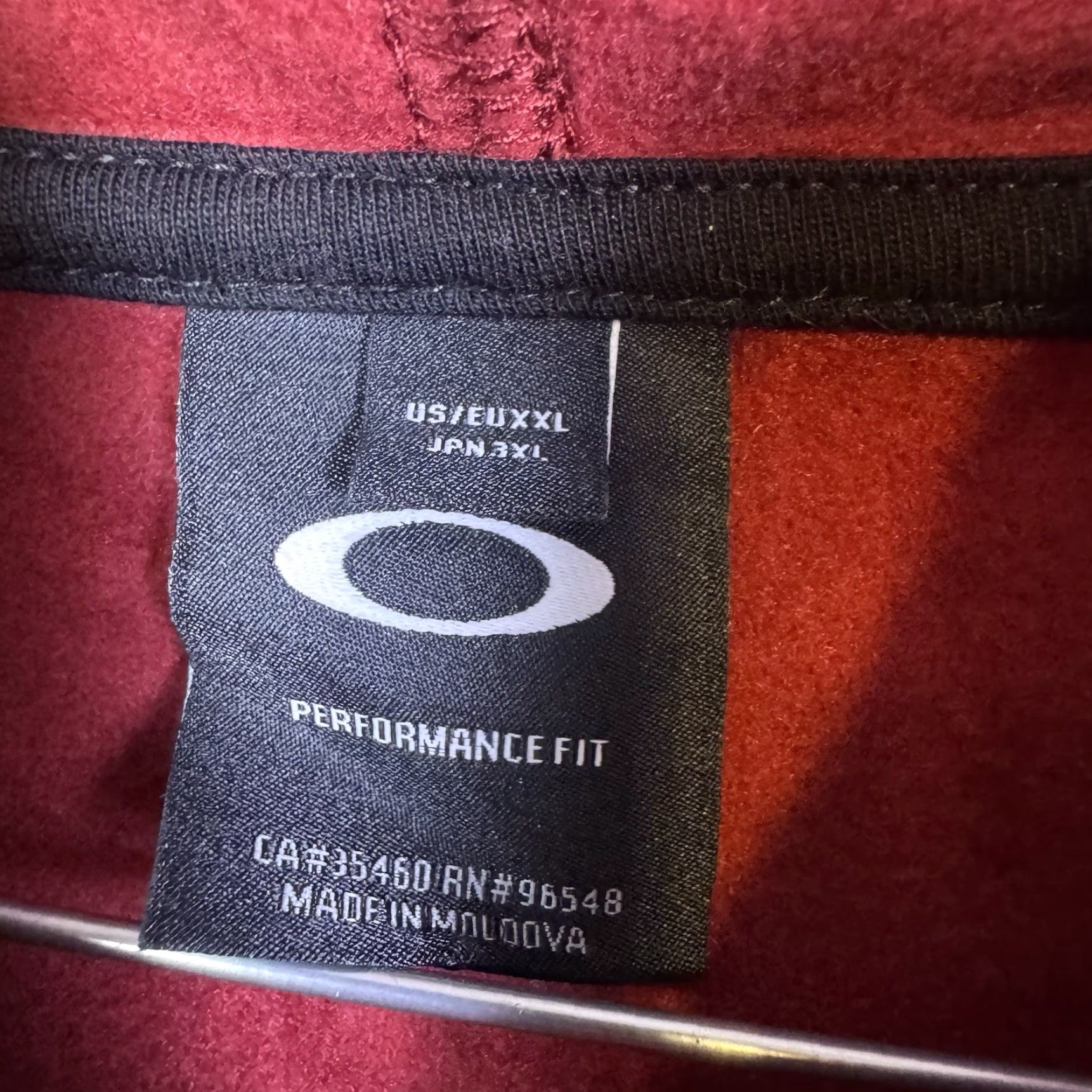 Oakley **Red Oakley Hoodie Mens 2XL Full Zip Fleece Sweatshirt Jacket** User: Red Oakley Hoodie Mens 2XL Full Zip Fleece Sweatshirt Jacket Size US XXL / EU 58 / 5 - 5 Thumbnail