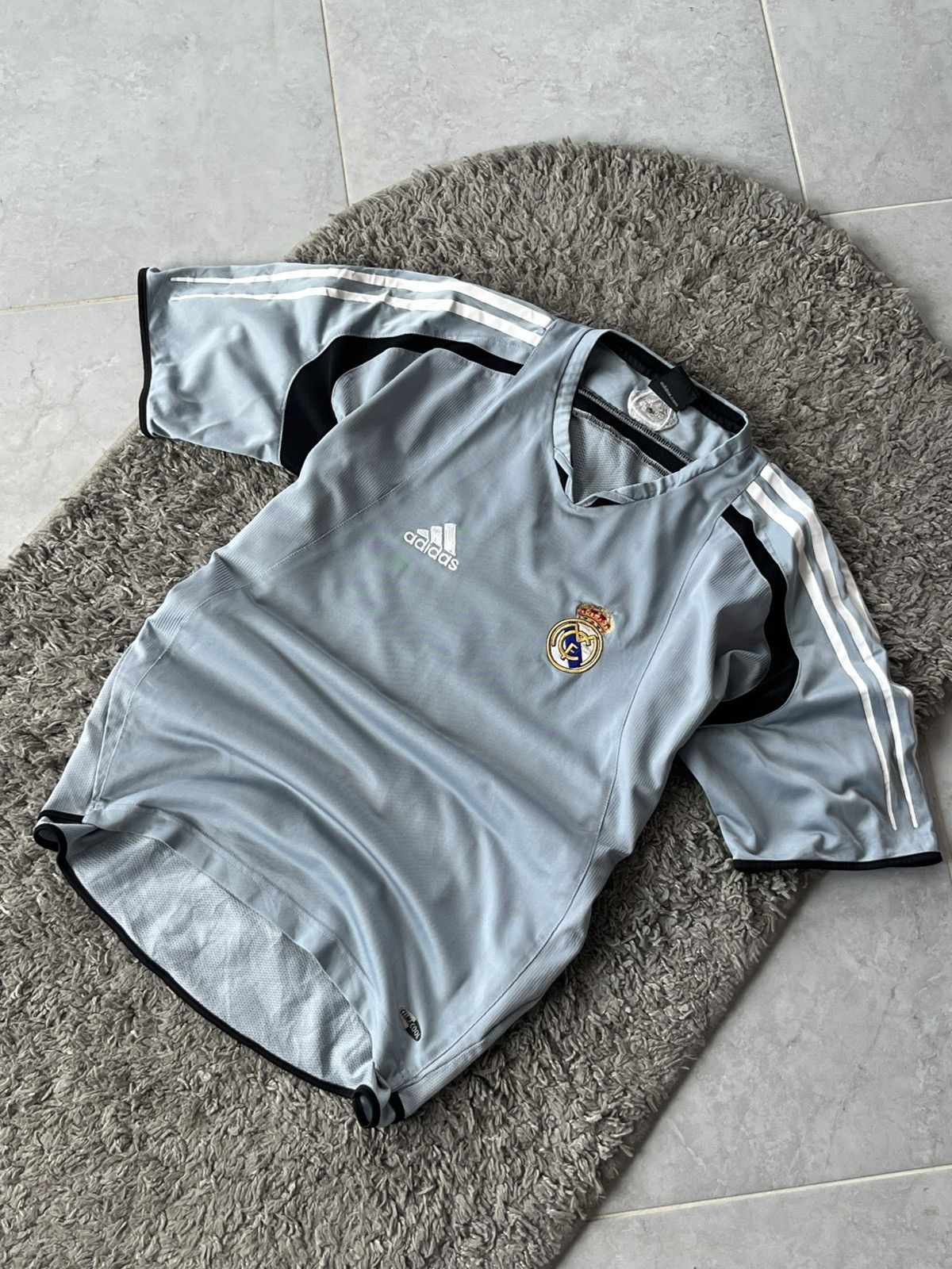 Vintage Vintage Adidas Soccer Jersey Real Madrid 2004-2005 Size US S / EU 44-46 / 1 - 2 Thumbnail
