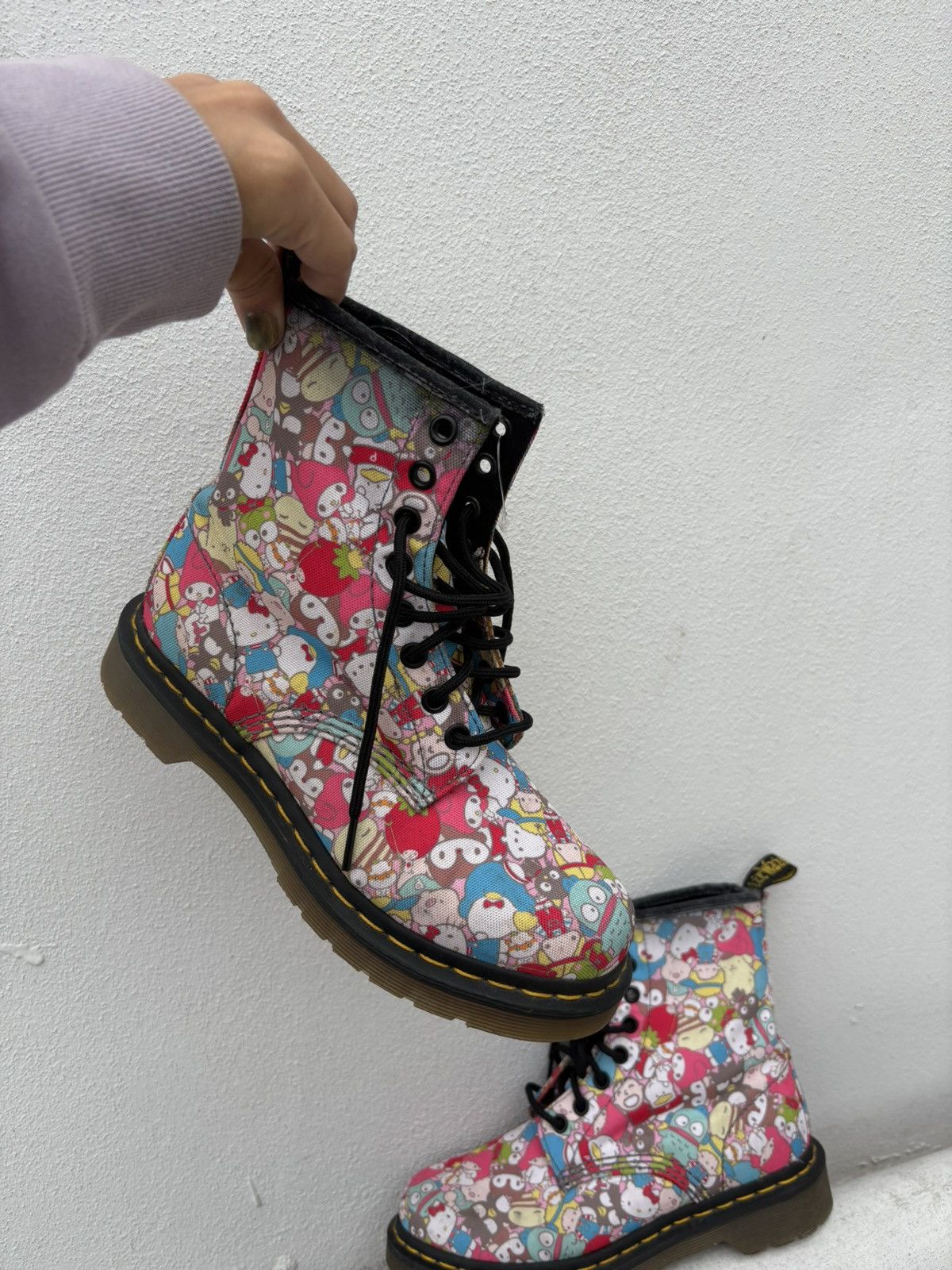 Dr. Martens Dr Martens x Hello kitty limited edition boots Size US 7 / IT 37 - 18 Thumbnail