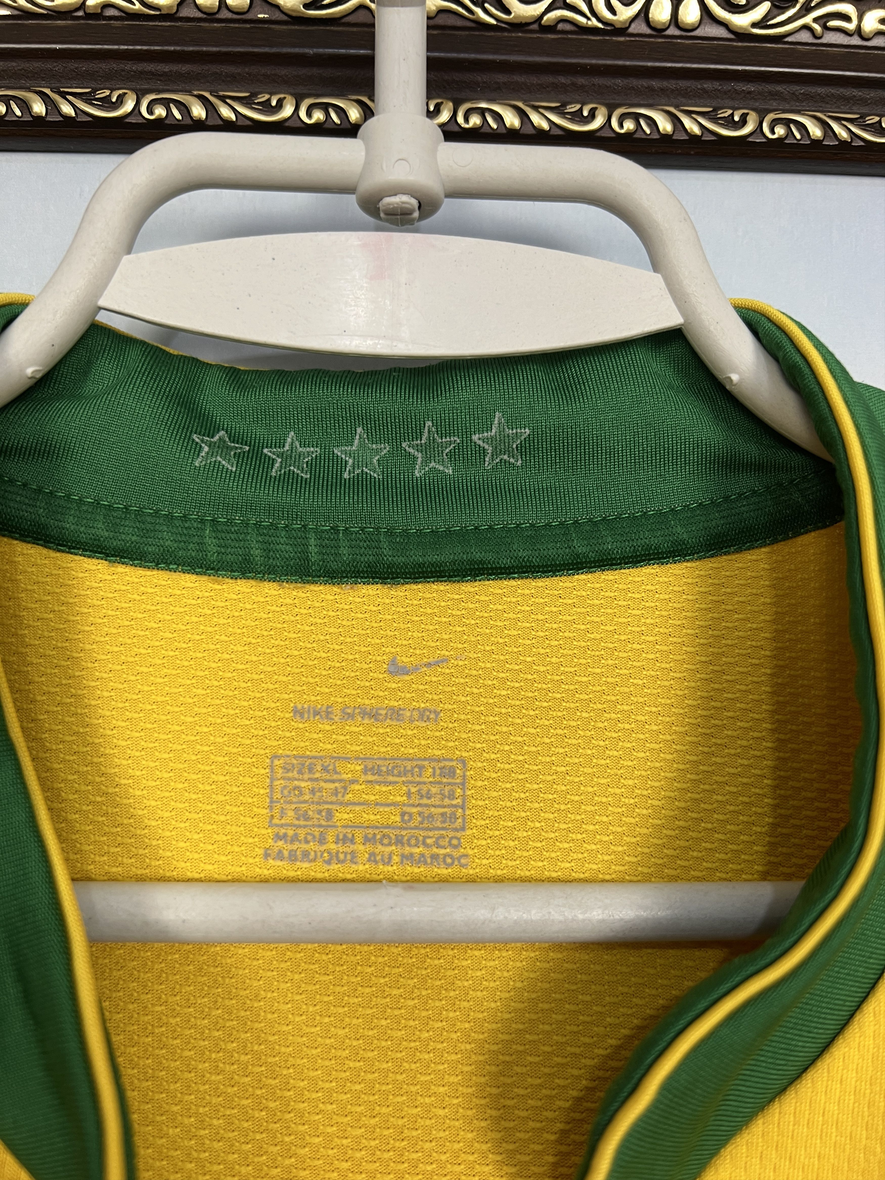 Nike Brazil Home football shirt 2006 Soccer Nike Jersey Trikot Size US XL / EU 56 / 4 - 6 Thumbnail