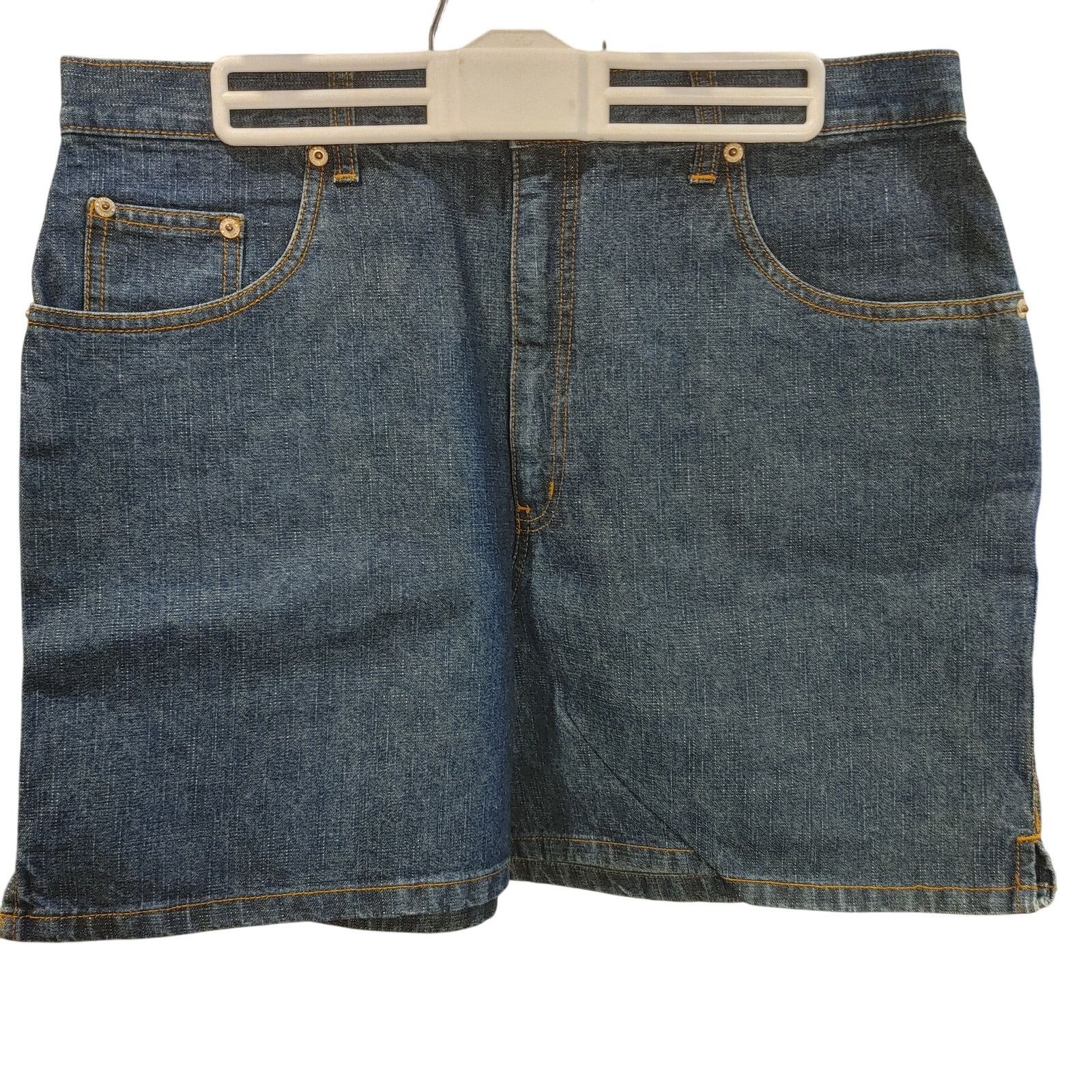 Halston Haltson Jean Wear Women 14 Dark Wash Navy Denim Mom Shorts Size 36" / US 14 / IT 50 - 1 Thumbnail