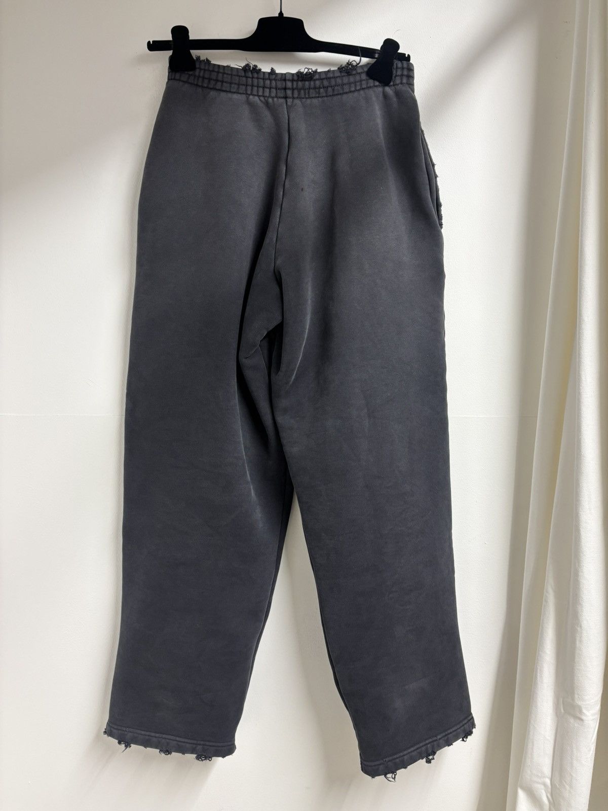 Balenciaga Balenciaga see now buy now sweatpants Size US 32 / EU 48 - 2 Thumbnail