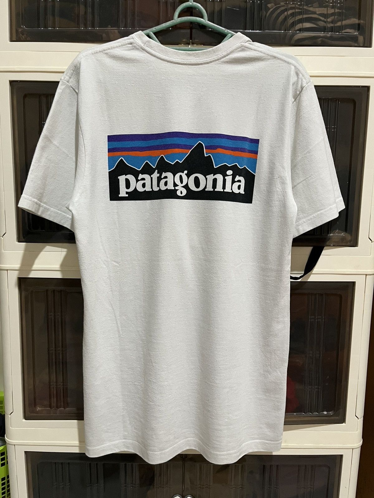 Patagonia Patagonia | Men's P-6 Logo Cotton Pocket T-Shirt Size US S / EU 44-46 / 1 - 1 Thumbnail