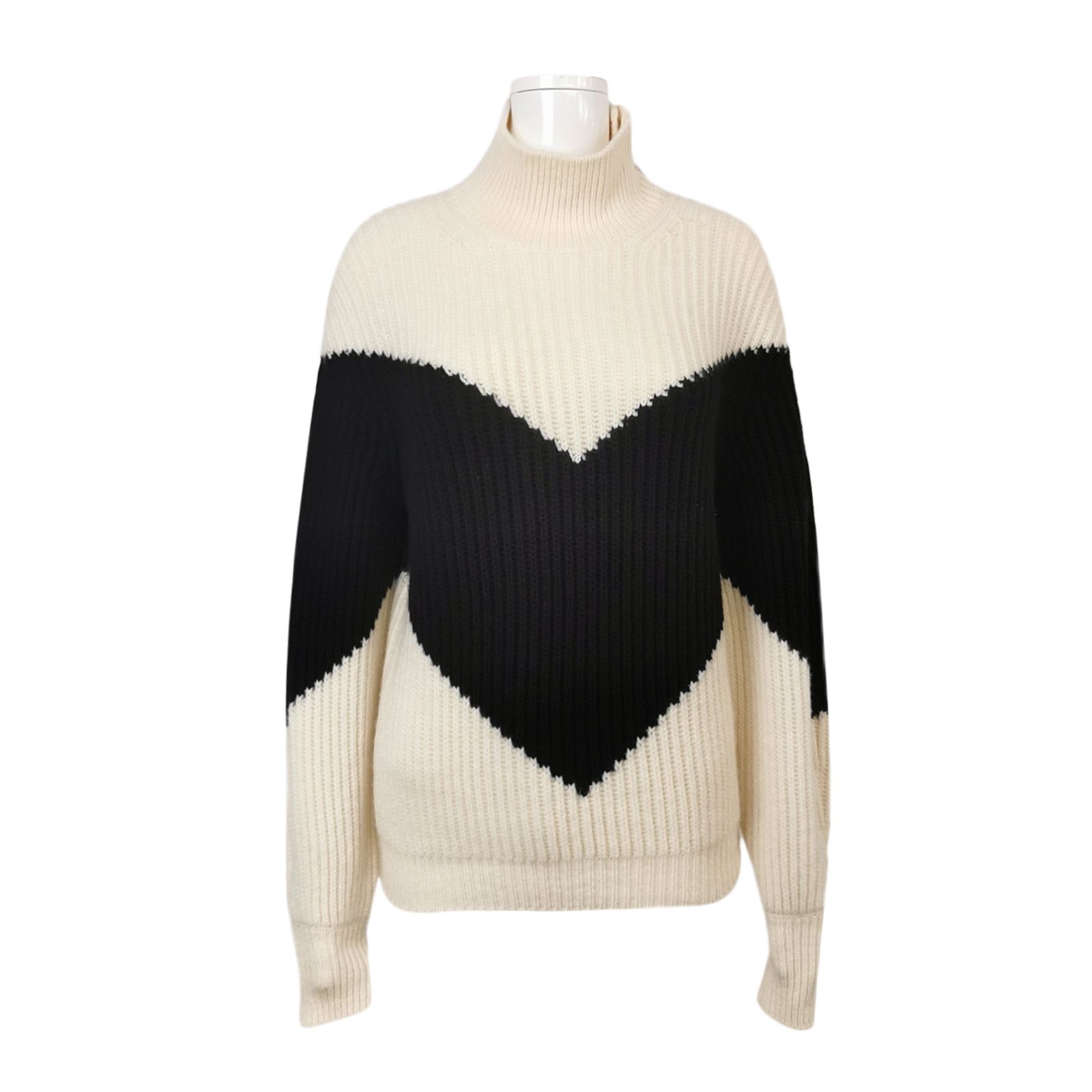 Chanel Chanel Women m Sweaters Size M / US 6-8 / IT 42-44 - 1 Thumbnail