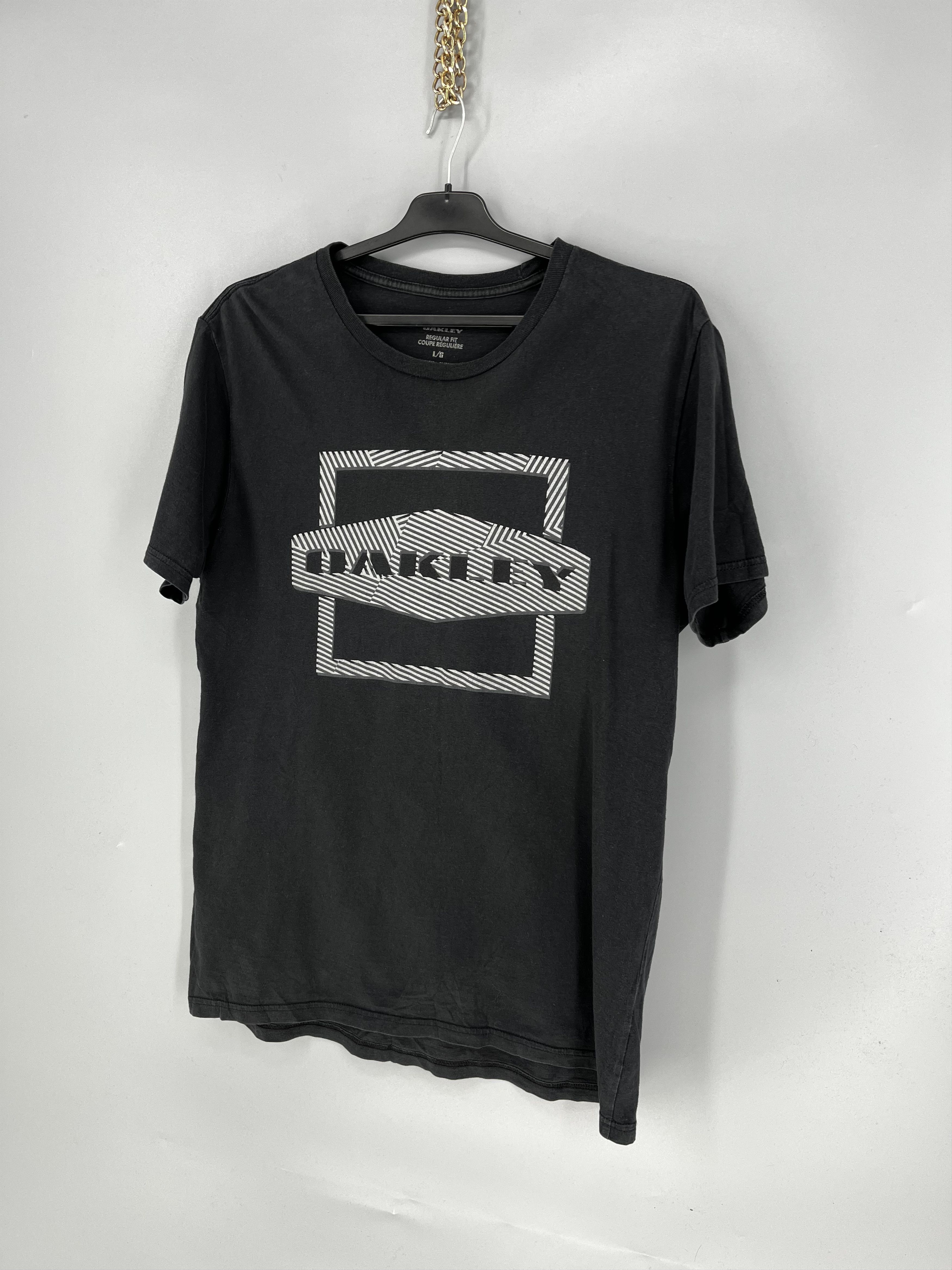 Oakley Oakley Vintage 3D Logo Y2K Archival 90s T shirt Size US L / EU 52-54 / 3 - 3 Thumbnail