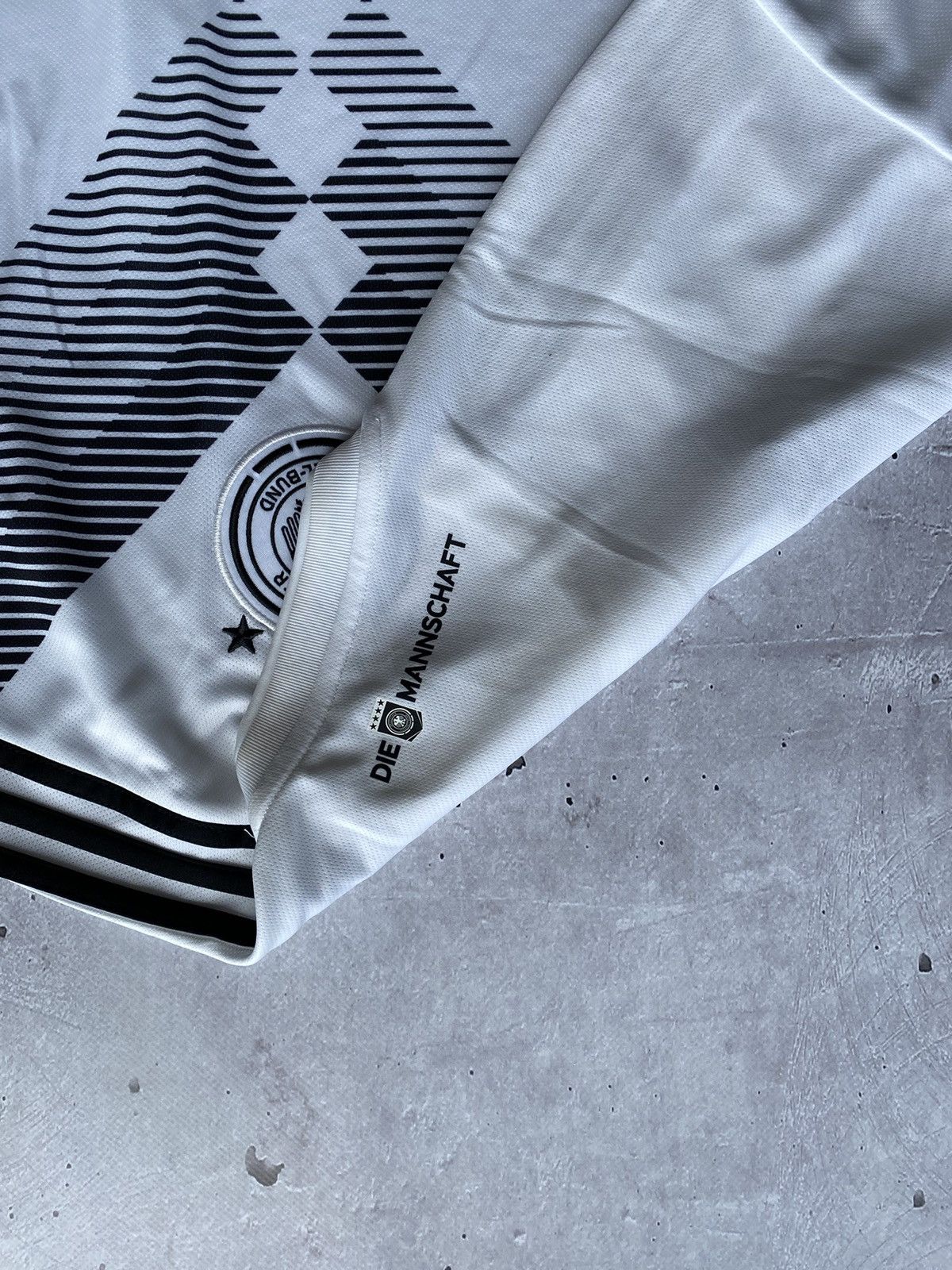 Adidas ⚽️Rare Adidas Germany 2018 Soccer Jersey Y2K Retro Hype Drill Size US M / EU 48-50 / 2 - 8 Thumbnail