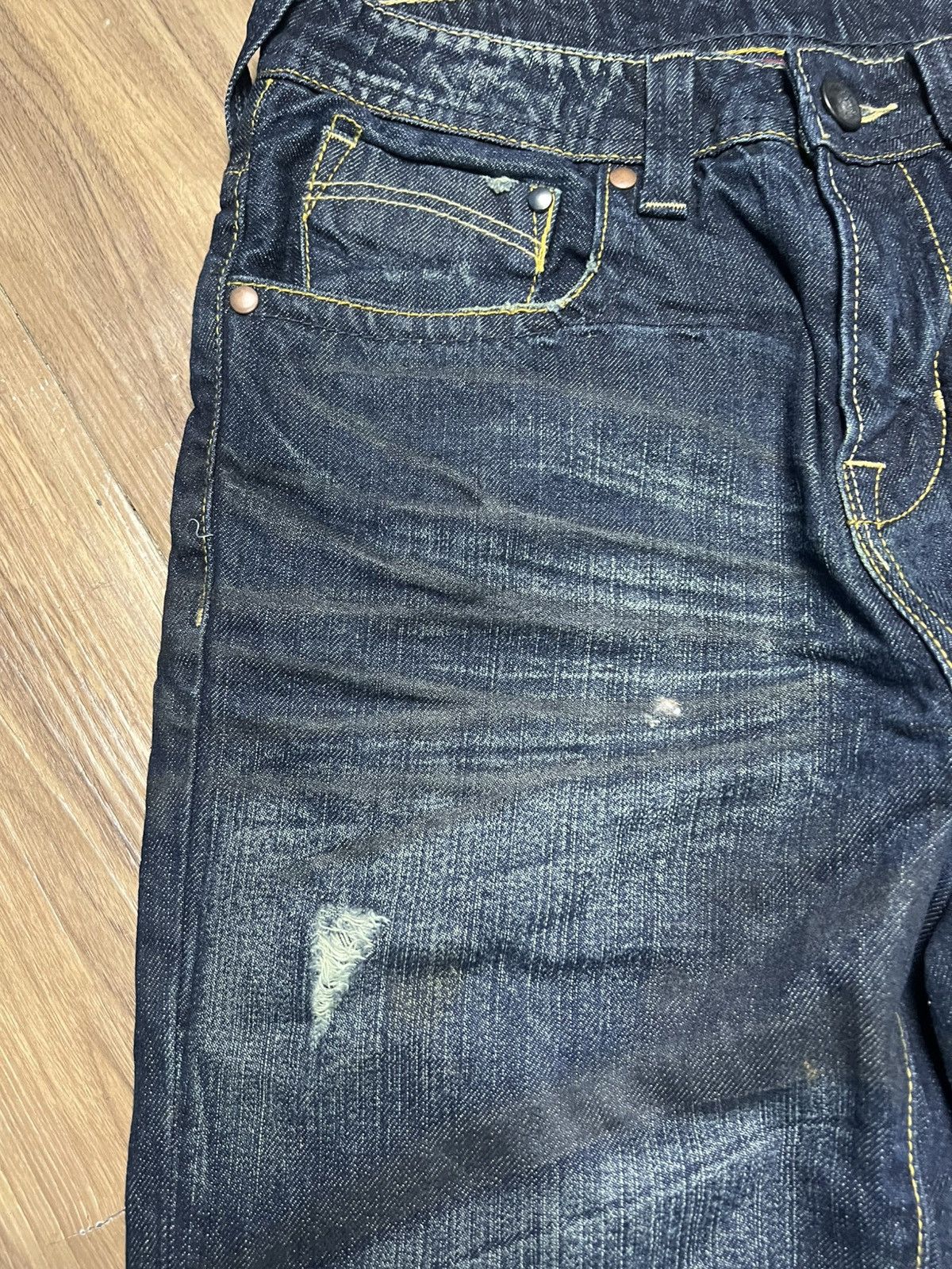 If Six Was Nine Vintage UJ JEANS Bootcut/Straight DarkWash Ripped Denim (43) Size US 28 / EU 44 - 7 Thumbnail