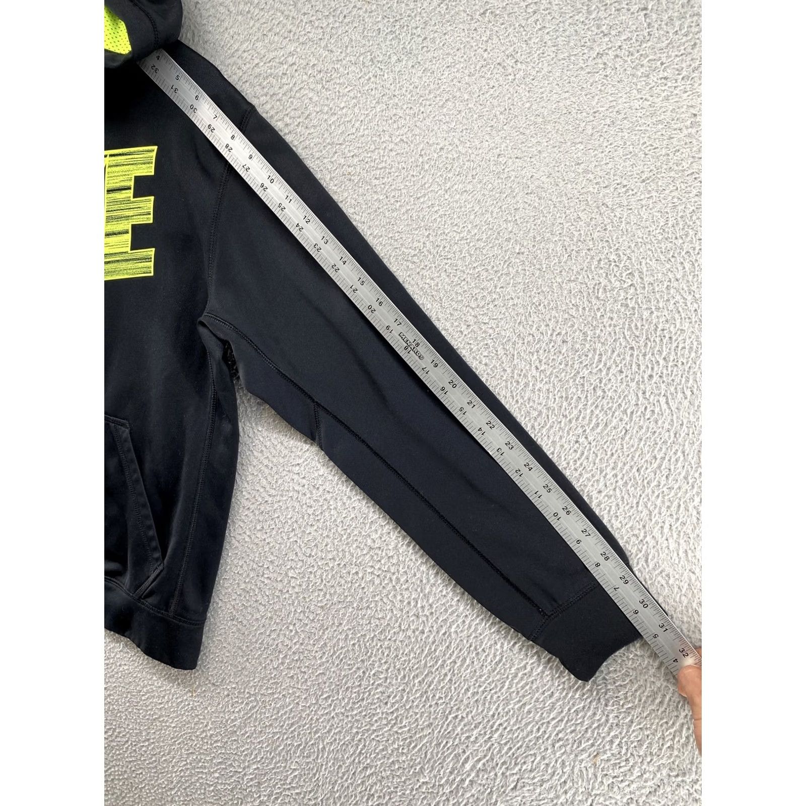 Nike Nike Therma-Fit Hoodie Sweatshirt Men’s Size Small Black Logo Pullover Long Sleeve Jacket 645394-011 Games Sports Size US S / EU 44-46 / 1 - 7 Thumbnail