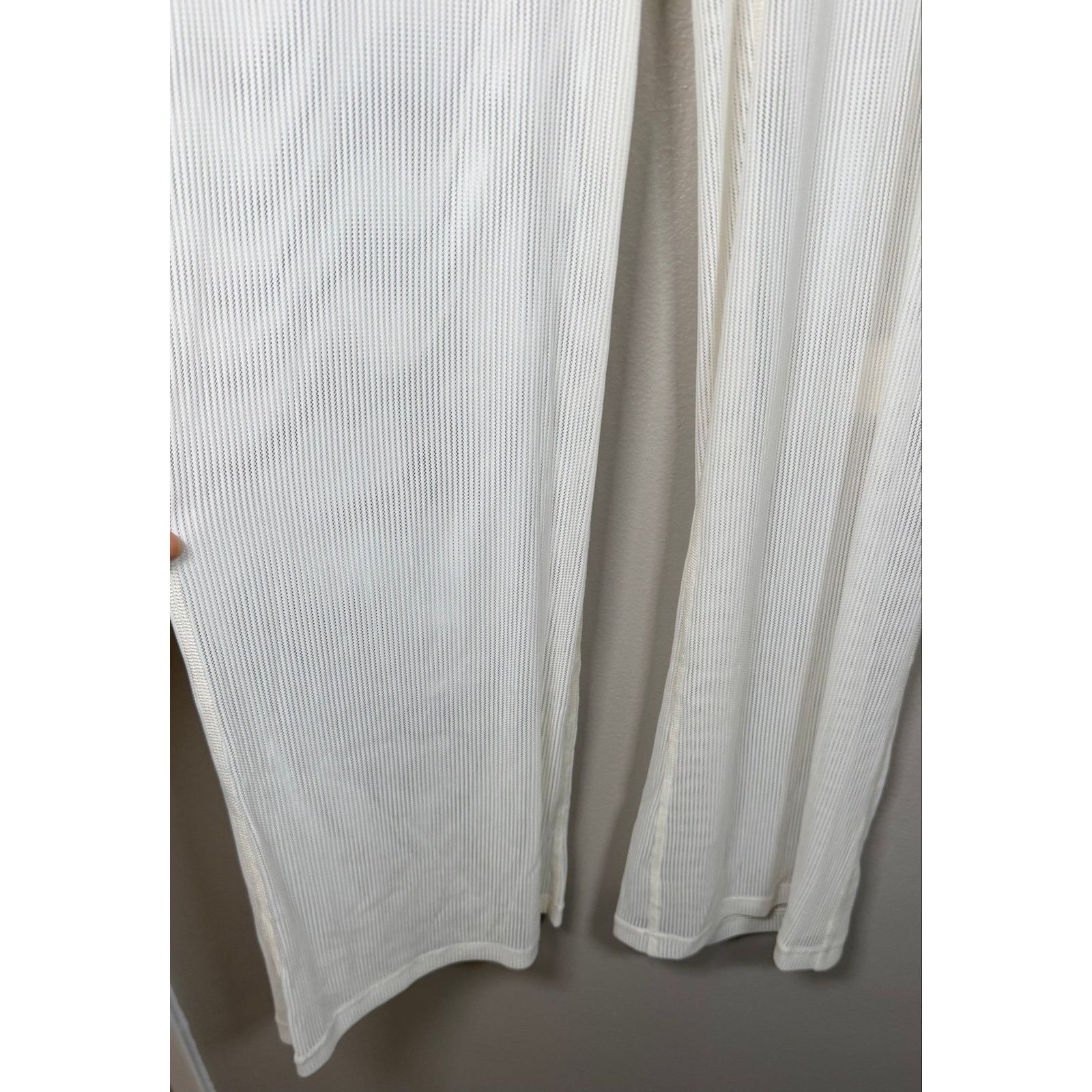 Alo Yoga NWOT Alo Yoga Striped Mesh Tropical Nights Flare Pant size S Size 27" / US 4 / IT 40 - 9 Thumbnail