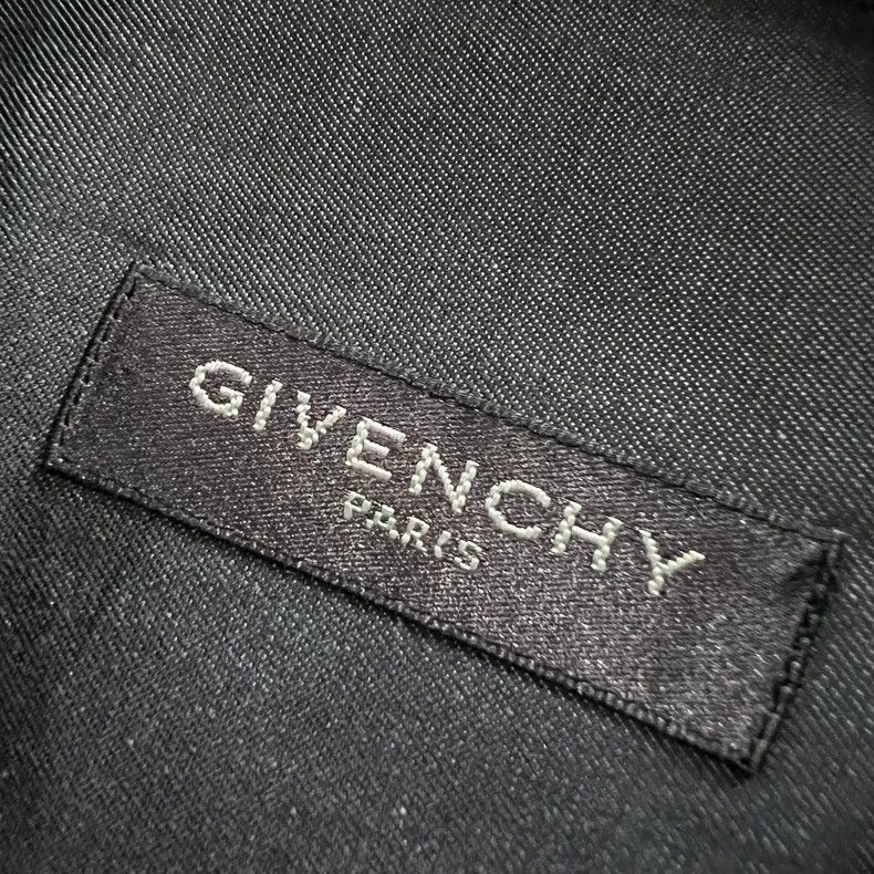 Givenchy Givenchy Dark Gray Long-Sleeve Shirt Size US M / EU 48-50 / 2 - 5 Thumbnail