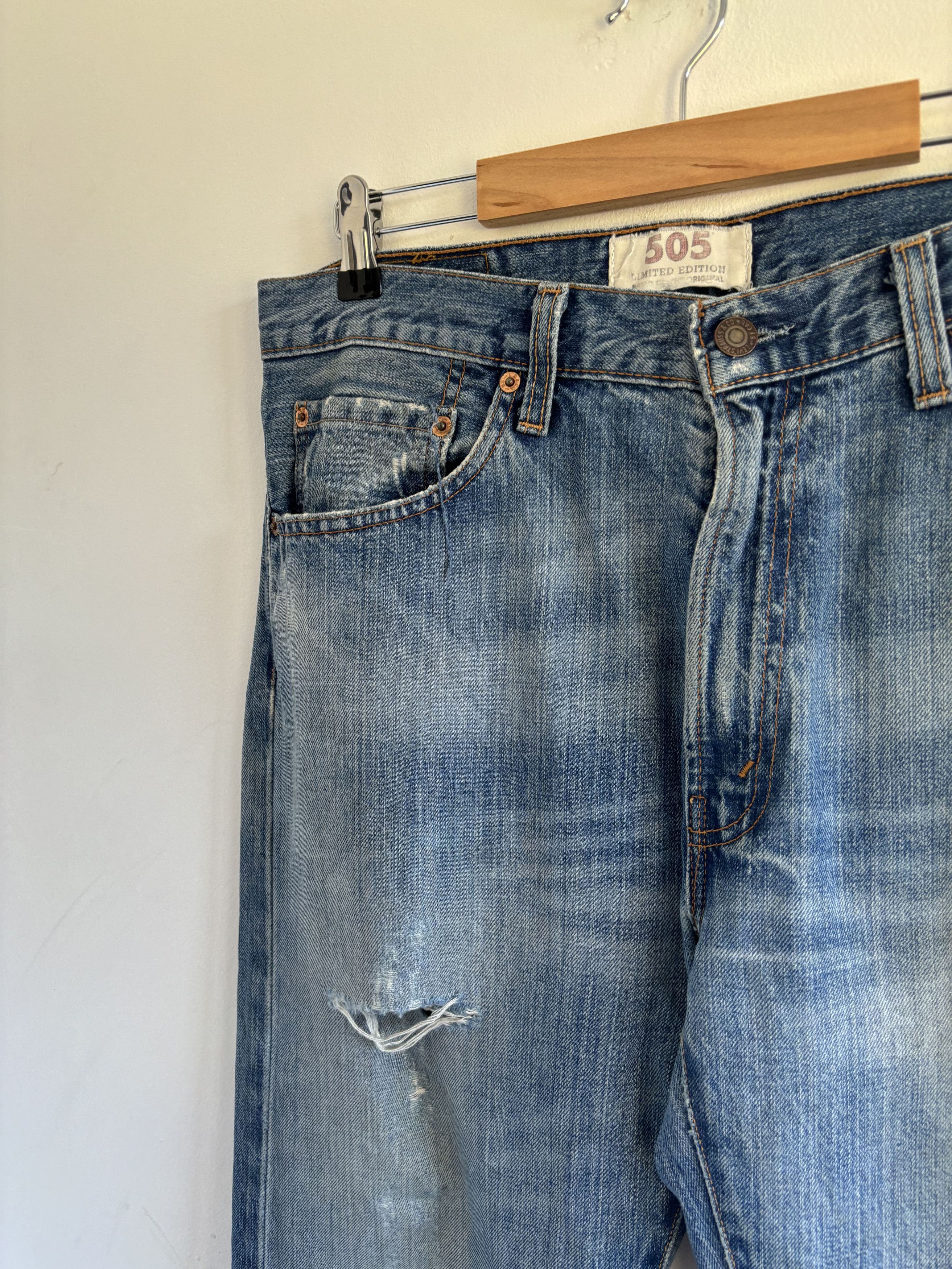 Levi's Vintage Levi’s Distressed Jeans Size US 32 / EU 48 - 4 Thumbnail