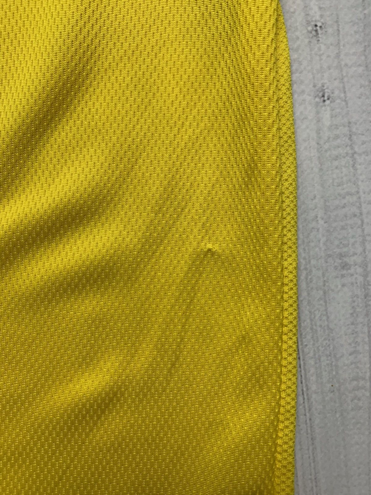 Nike × Vintage Vintage Nike Everton soccer jersey size S yellow 20 Barkley Size US S / EU 44-46 / 1 - 8 Thumbnail