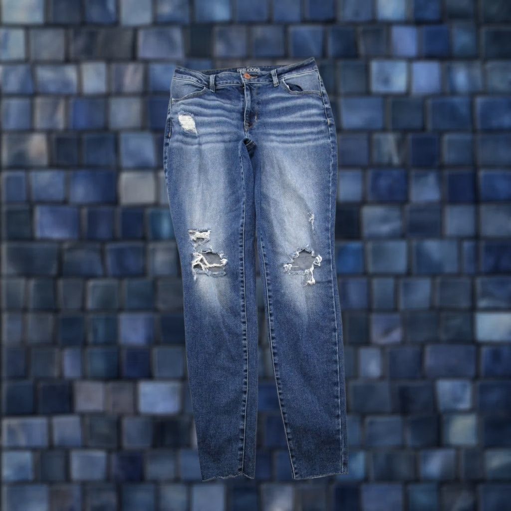 Vintage Maurices Jeans Shirt? No. Revised title: Maurices Jeans Skinny Stretch Distressed Blue Denim Womens M Long Size Regular 5-Pocket Brand Maurices Shirt? Size 32" / US 10 / IT 46 - 1 Thumbnail