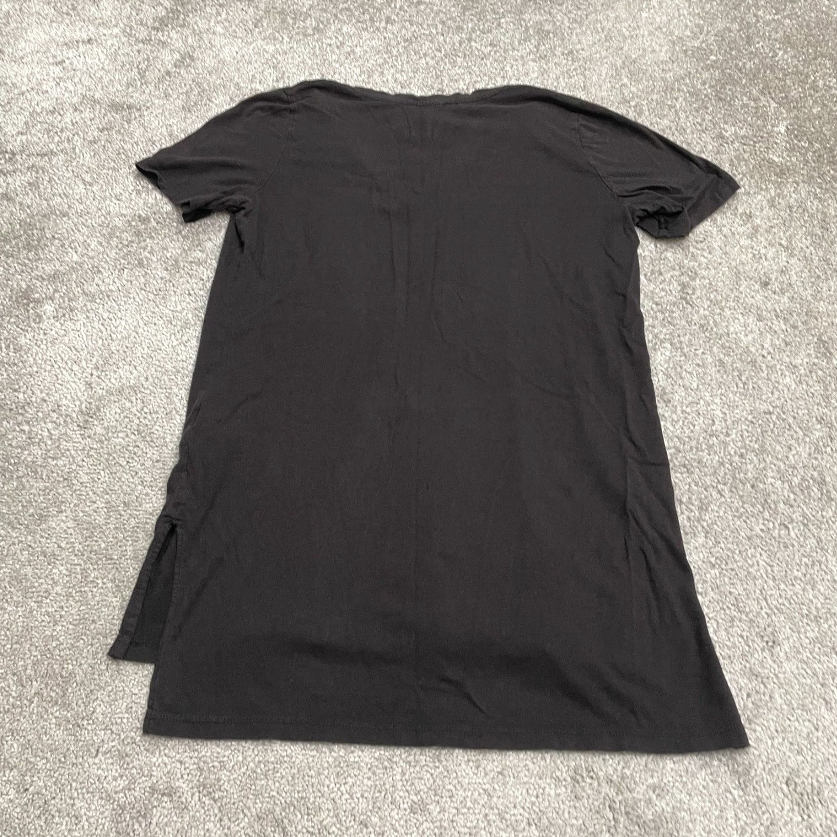 Forever 21 FOREVER 21 Tunic T-Shirt Womens Small Black Gray V-Neck Short Sleeve Pocket Tee Size S / US 4 / IT 40 - 2 Thumbnail