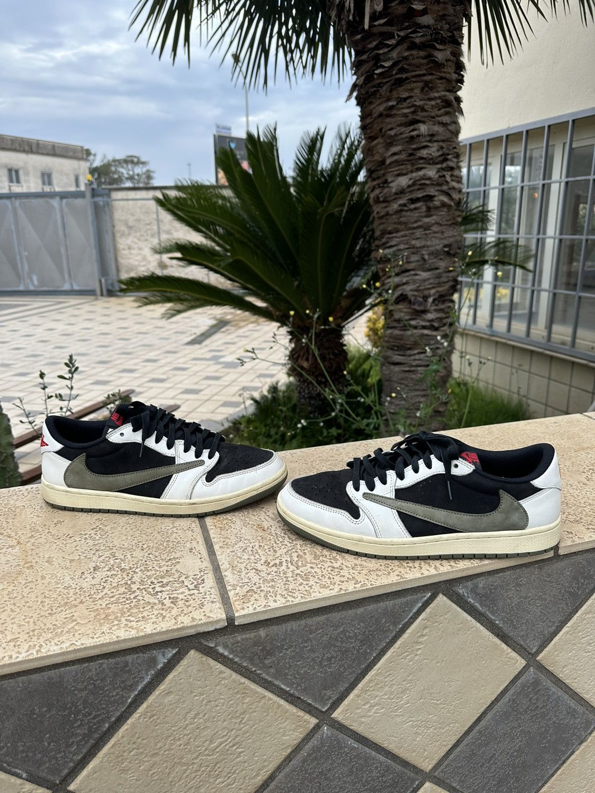 travis scott shoes size