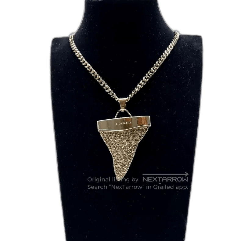 Givenchy Givenchy Shark Tooth Gold Necklace. Size ONE SIZE - 1 Thumbnail