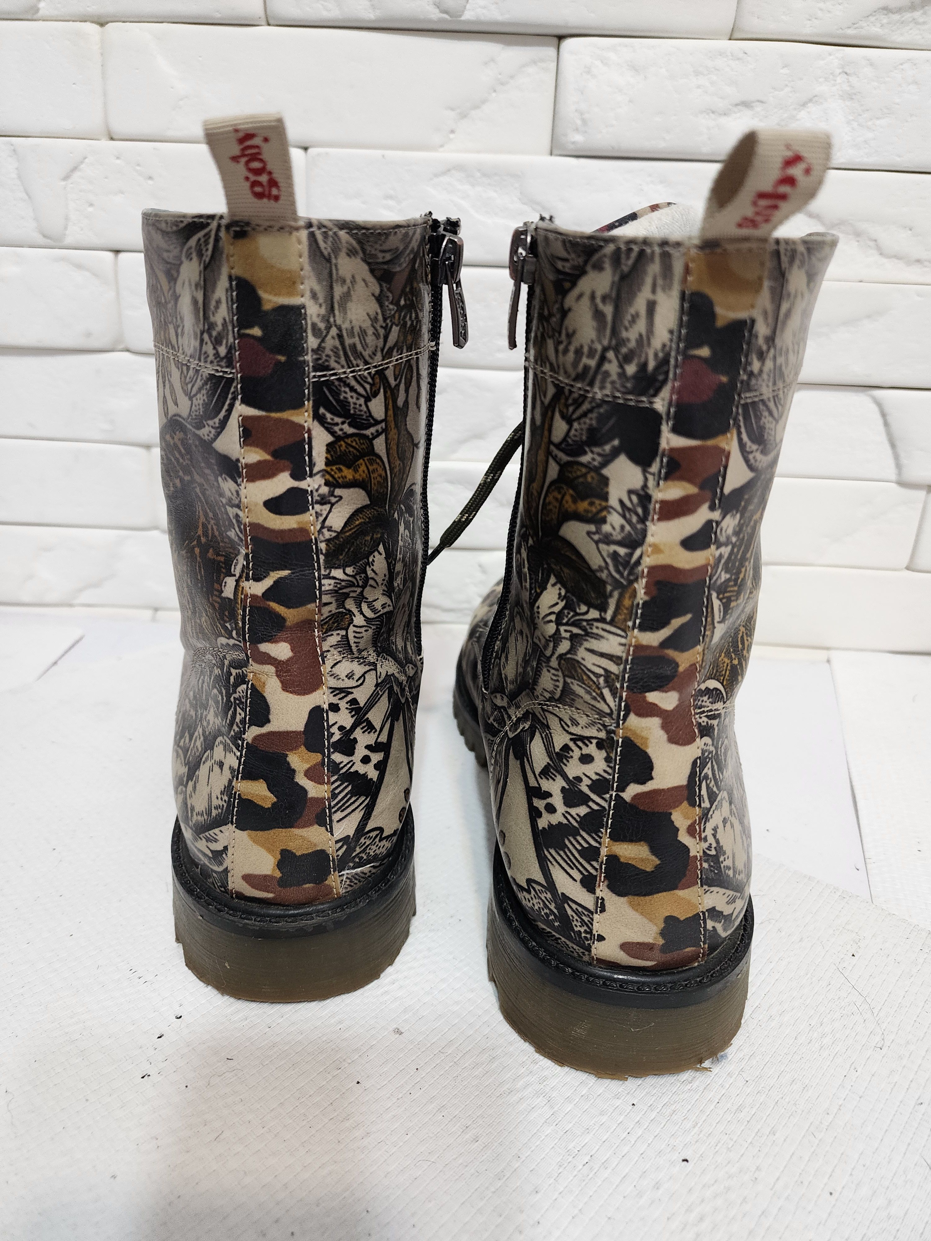 Uniqlo Bruwn Faux Leather Boots: Women's Style Shoes, Size US 10 / IT 40 - 5 Thumbnail
