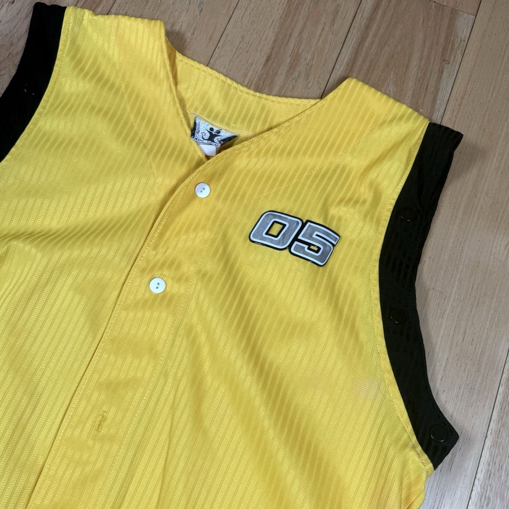 Vintage VINTAGE JOCO 05 Basketball Tank Jersey XL Mens Black Yellow Snap Button US MADE Size US XL / EU 56 / 4 - 2 Thumbnail
