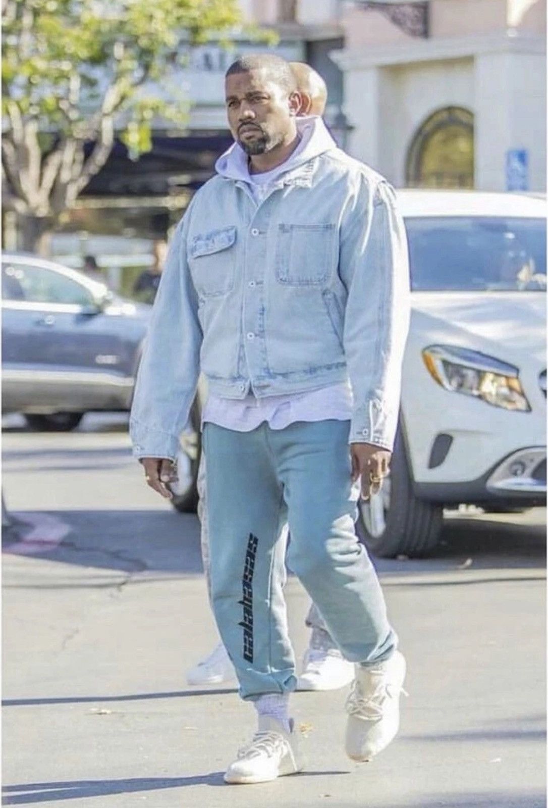 YEEZY SEASON 5 DENIM JACKET イージー　シーズン5 YEEZY Season 5 Classic Denim Jacket in Faded Indigo | FWRD