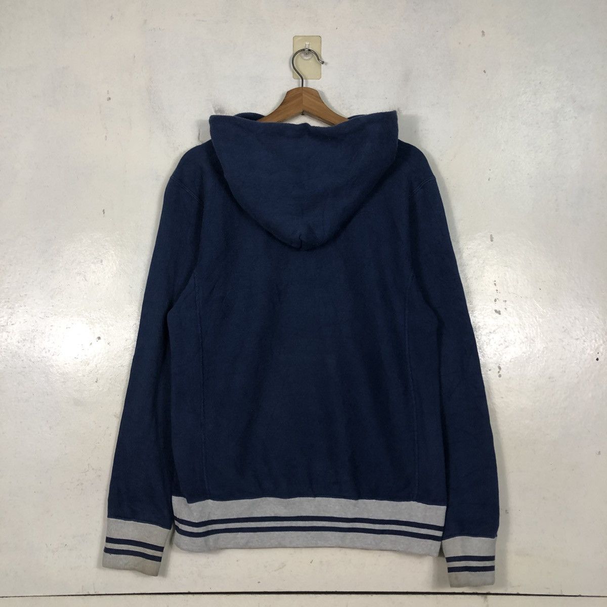 Vintage 📌Vintage Hoodie Pull Over Champion Reverse Wave Size US M / EU 48-50 / 2 - 10 Thumbnail