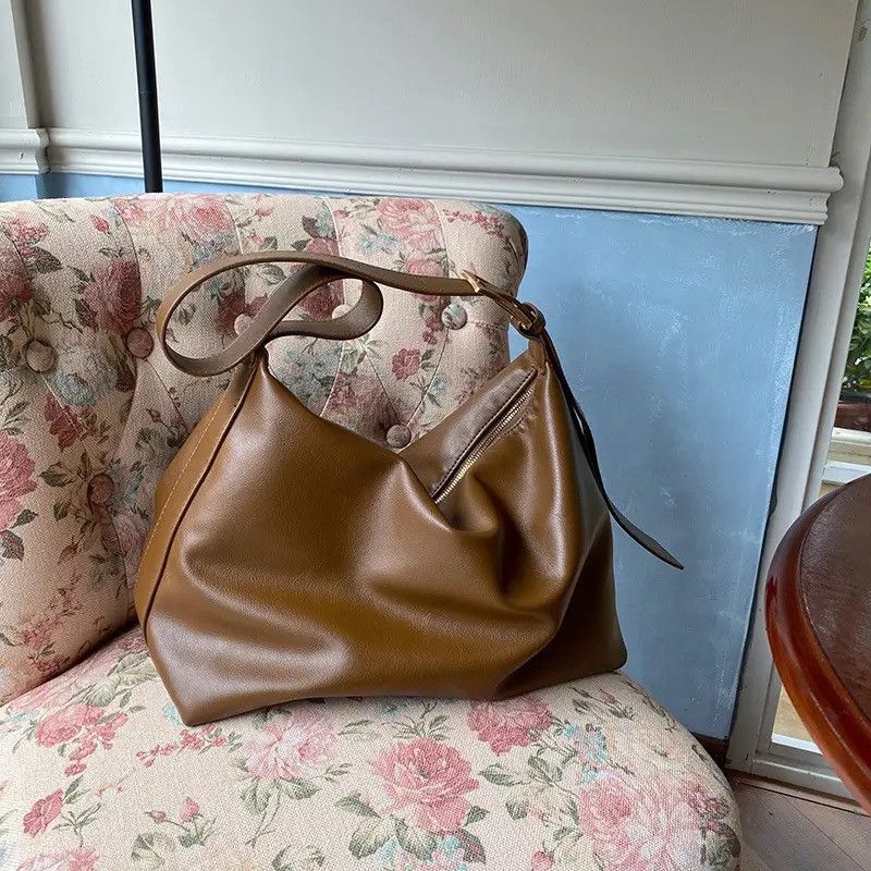 Japanese Brand × Vintage Capacity messenger crossbody unisex PU Leather Shoulder Bag Size ONE SIZE - 6 Thumbnail