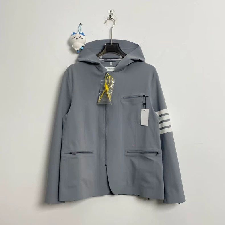 Thom Browne Thom Browne size3 One piece of striped rubber process hoode Size US L / EU 52-54 / 3 - 1 Thumbnail