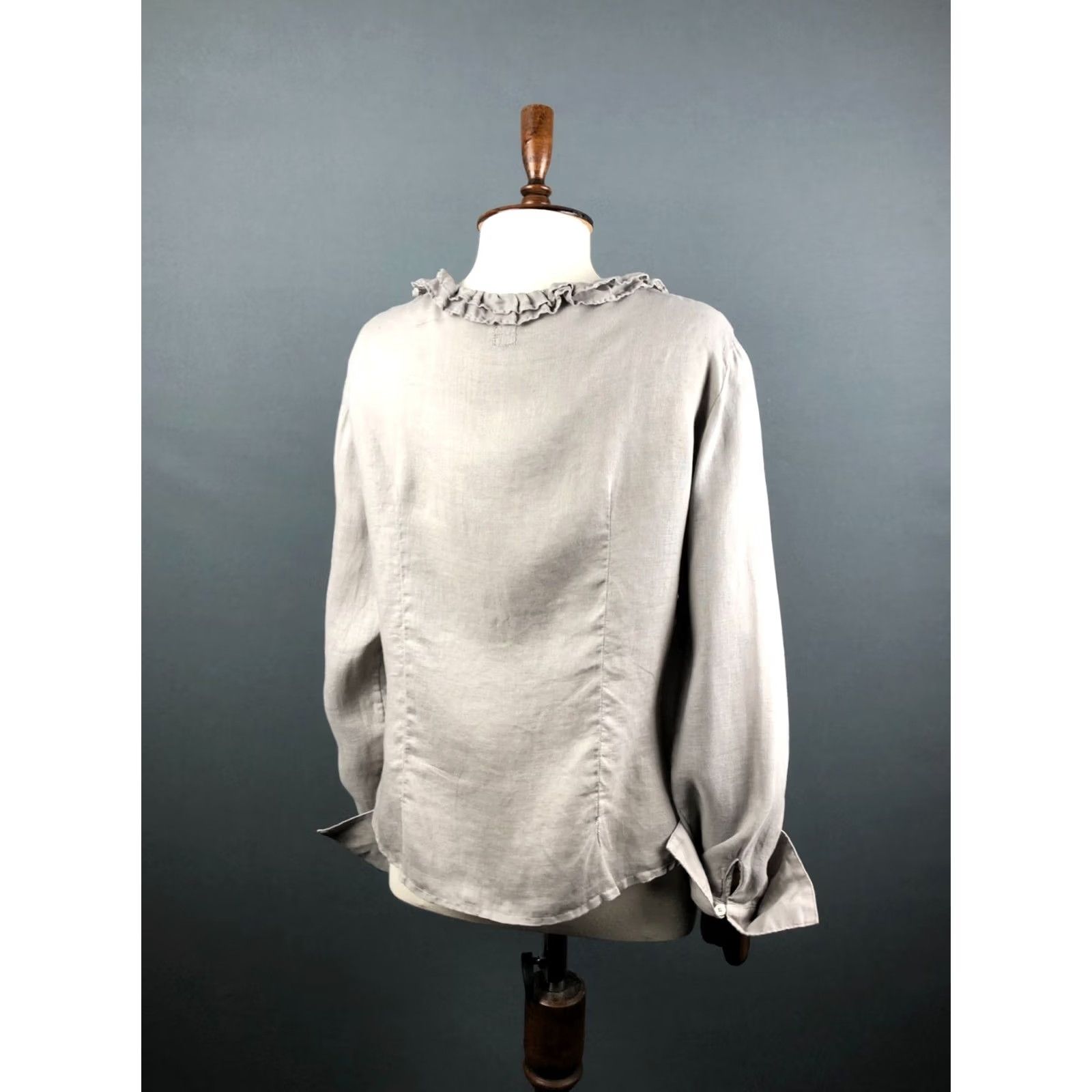 120% Lino 120% Lino Women's Blouse Shirt Gray Linen V-Neck 46 Ruffle Front Long Sleeve Casual Regular Fit, 100% Linen, Italy Brand: 120% Lino Size L / US 10 / IT 46 - 3 Thumbnail
