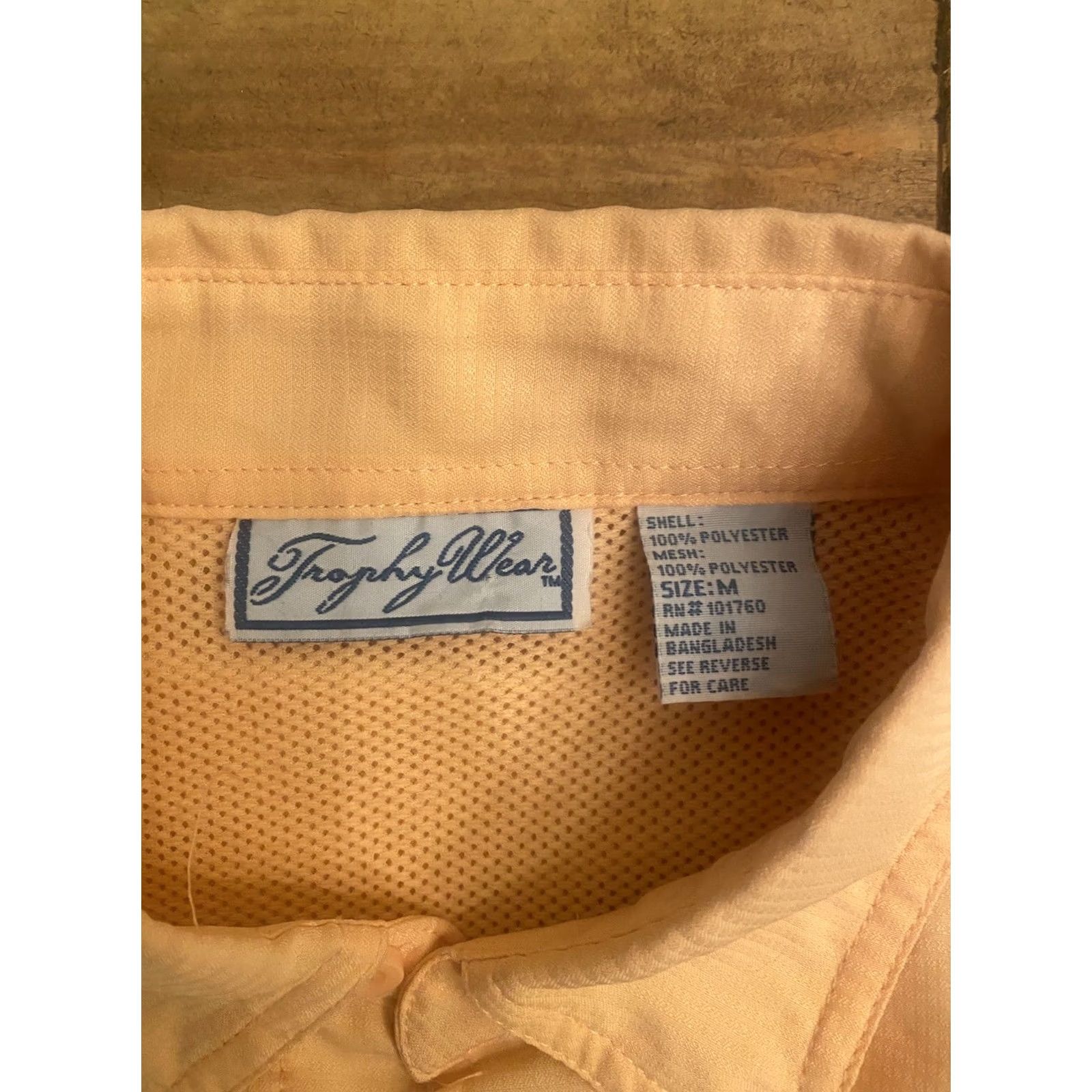 Vintage TROPHY WEAR Casual SS Vented Fishing Shirt Mens Medium Peach Orange Polyester Shirt Men Short Sleeve Button-Up Peach Orange Fish Size US M / EU 48-50 / 2 - 3 Thumbnail