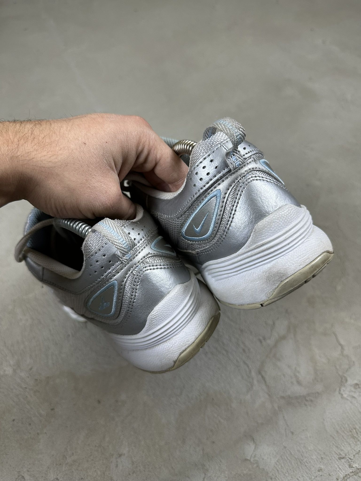 Nike 00s Vintage Nike Y2k Silver Low Hype Sneakers Rare Size US 9.5 / EU 42-43 - 6 Thumbnail