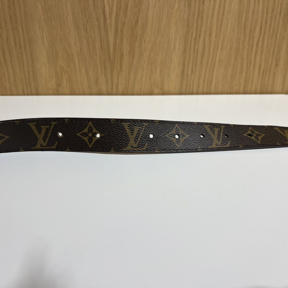 Louis Vuitton 🔹Louis Vuitton Metal Buckle Reversible Leather Belt Size 36 - 4 Thumbnail
