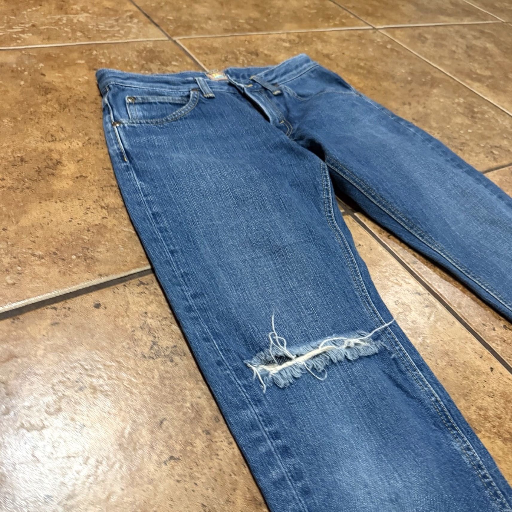 Lee VINTAGE LEE CHER COLAB UNION MADE JAPAN Distressed COWBOY JEANS 28W 26L Blue Mens Jeans Size US 28 / EU 44 - 7 Thumbnail