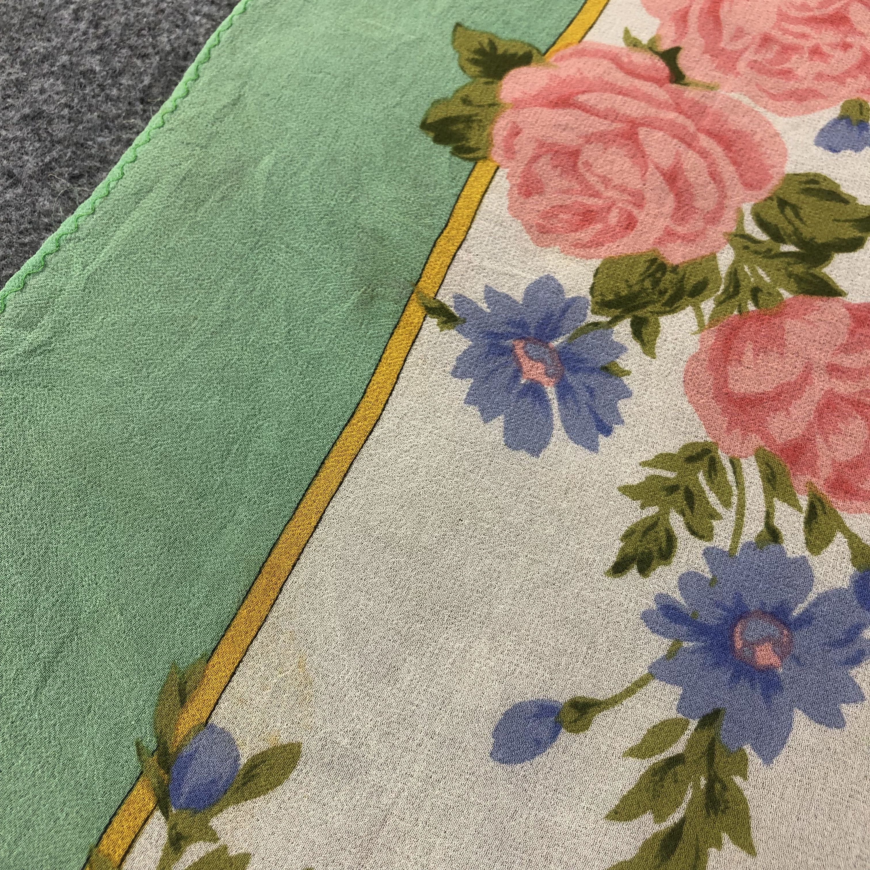 Japanese Brand Mai Gold Slit Thread Silk Scarf M834 Size ONE SIZE - 7 Thumbnail