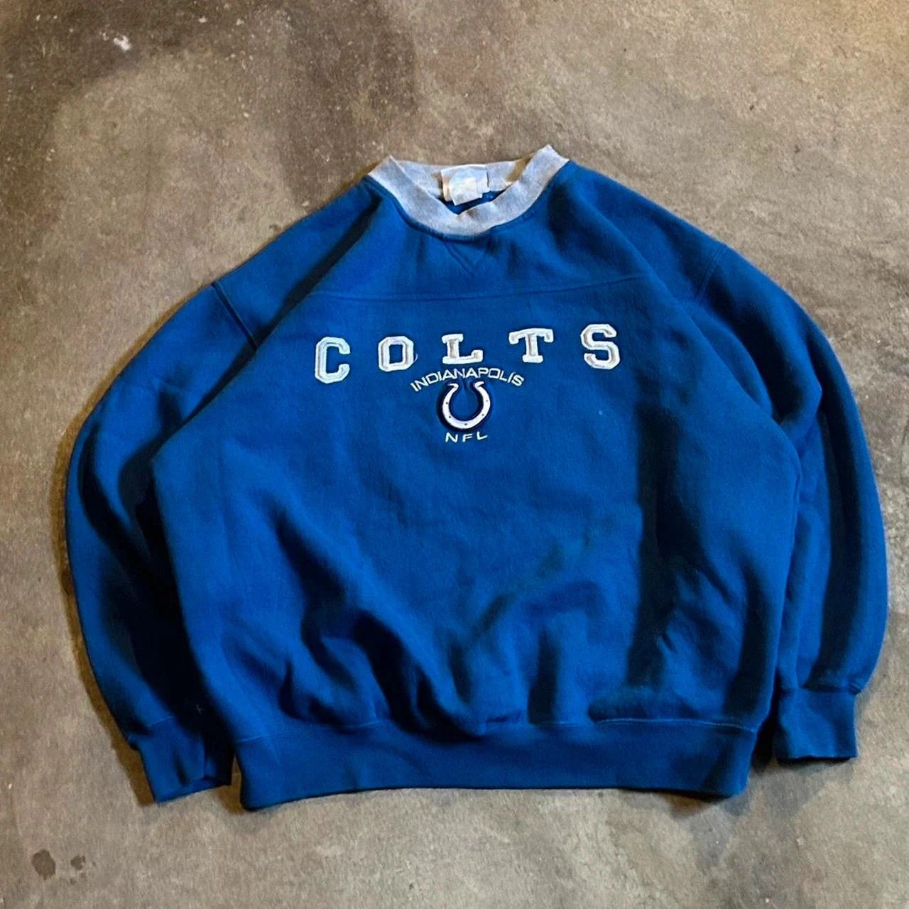 NFL Vintage 90s Blue and white Colts nfl crewneck sweatshirt Size US XL / EU 56 / 4 - 1 Thumbnail