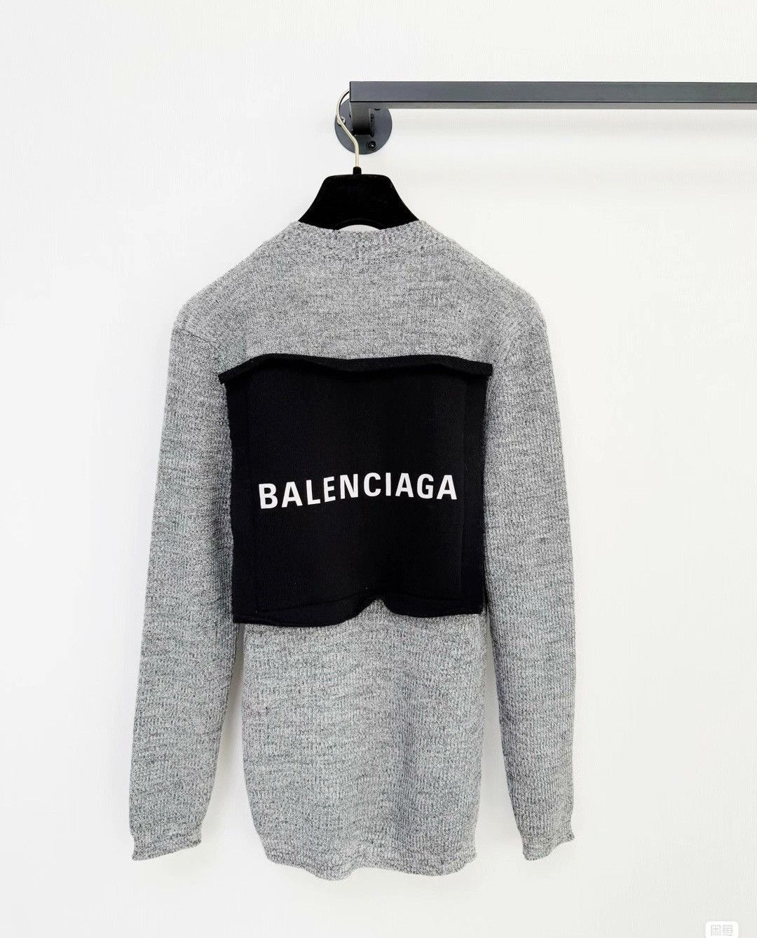 Balenciaga Balenciaga wool sweater, authentic Size S / US 4 / IT 40 - 2 Thumbnail