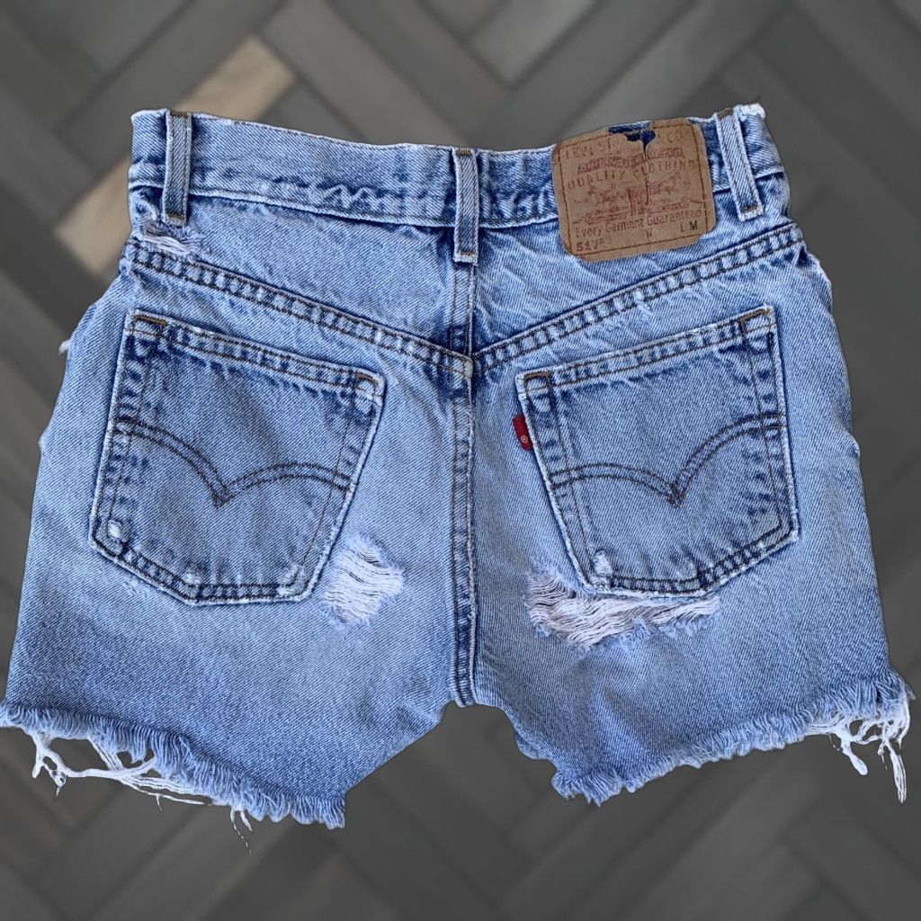 Levi's VINTAGE Levi's 517 Cut Offs Jeans Shorts Thrashed Distressed 5 JR 27.5 Waist Size 27" / US 4 / IT 40 - 1 Thumbnail