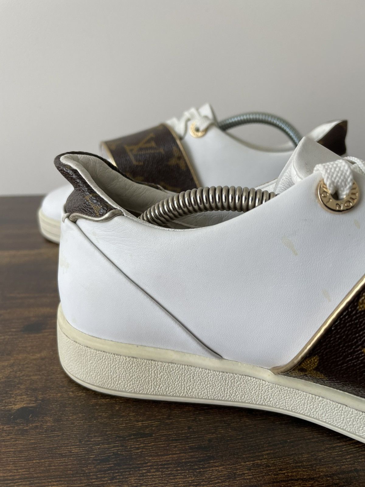 Louis Vuitton Louis Vuitton White Monogram Frontrow Sneakers Size US 8 / IT 38 - 13 Thumbnail
