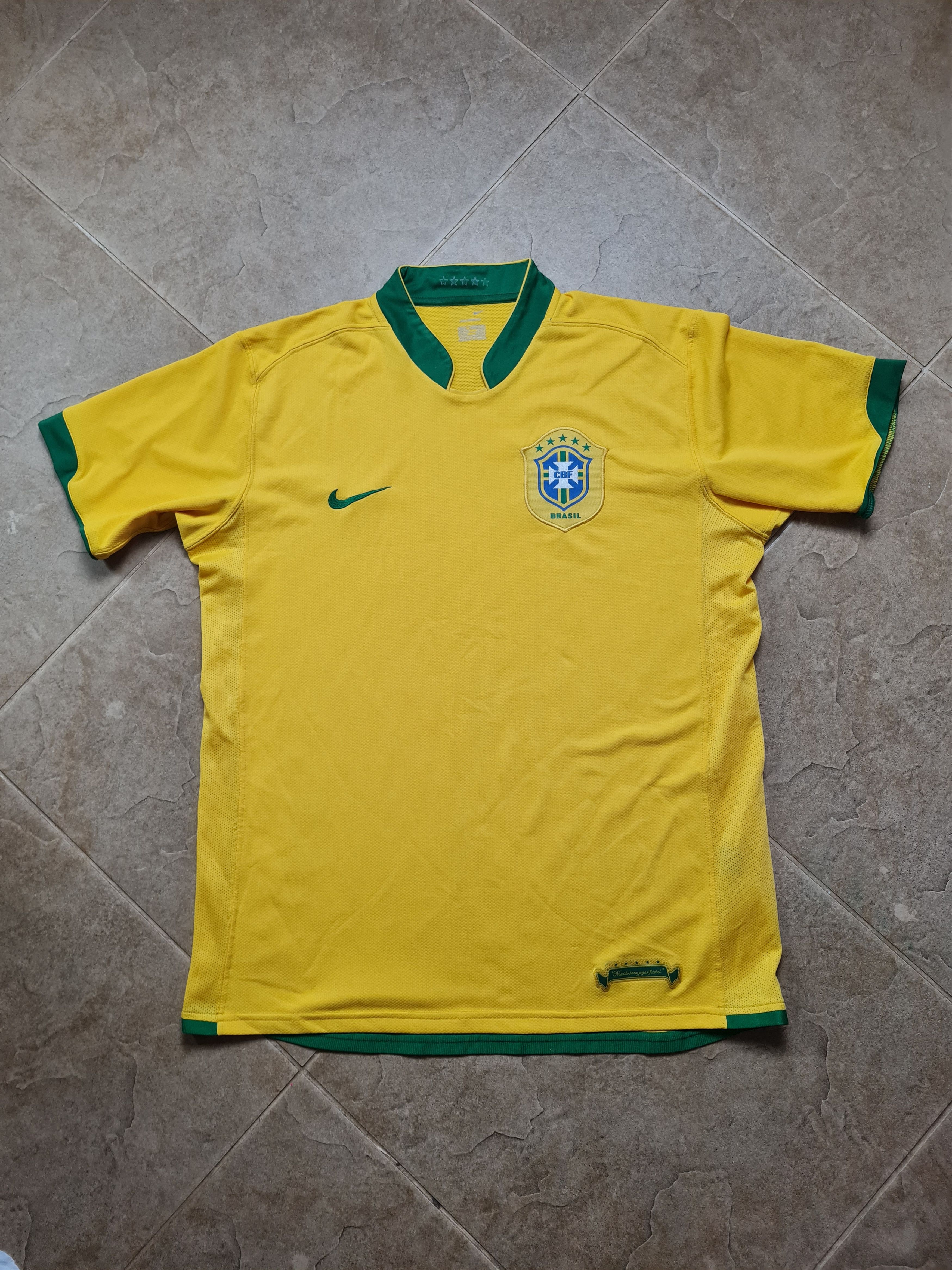 Nike Vintage Football Nike Brazil 2006 World Cup Soccer shirt Size US L / EU 52-54 / 3 - 1 Thumbnail