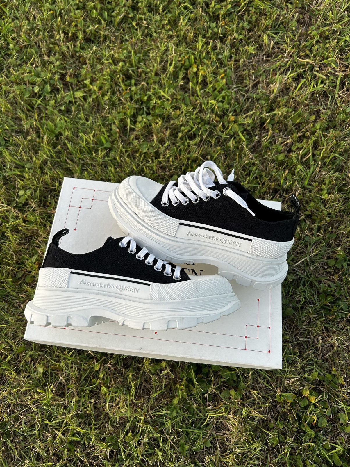 Alexander McQueen Alexander Mcqueen treadslick sneaker Size US 8.5 / IT 38.5 - 1 Thumbnail