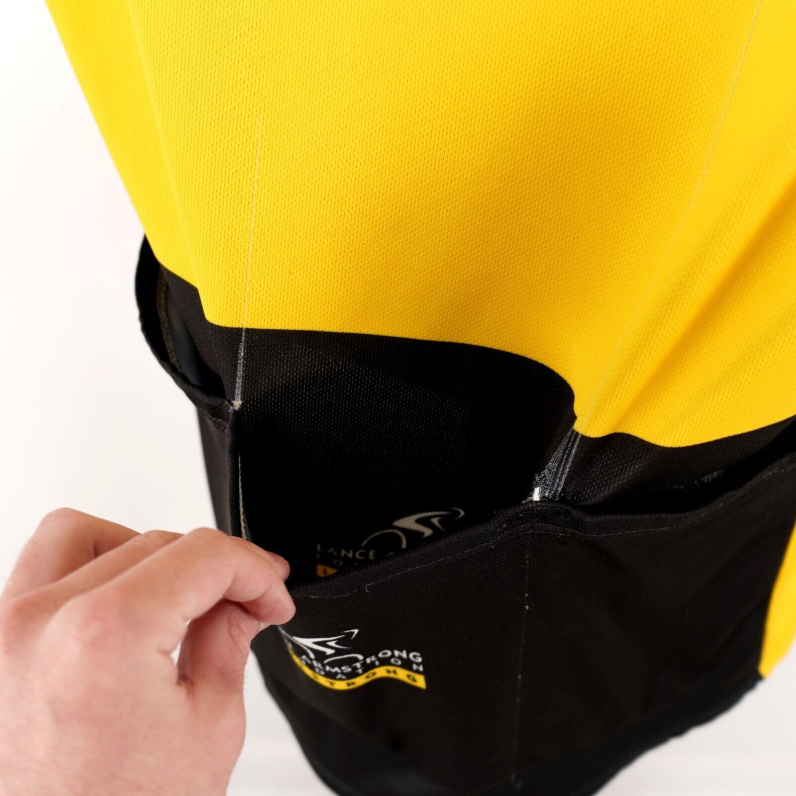 Vintage Nike Livestrong Black Yellow Polyester Mock Neck Cycling Jer Size US L / EU 52-54 / 3 - 10 Thumbnail
