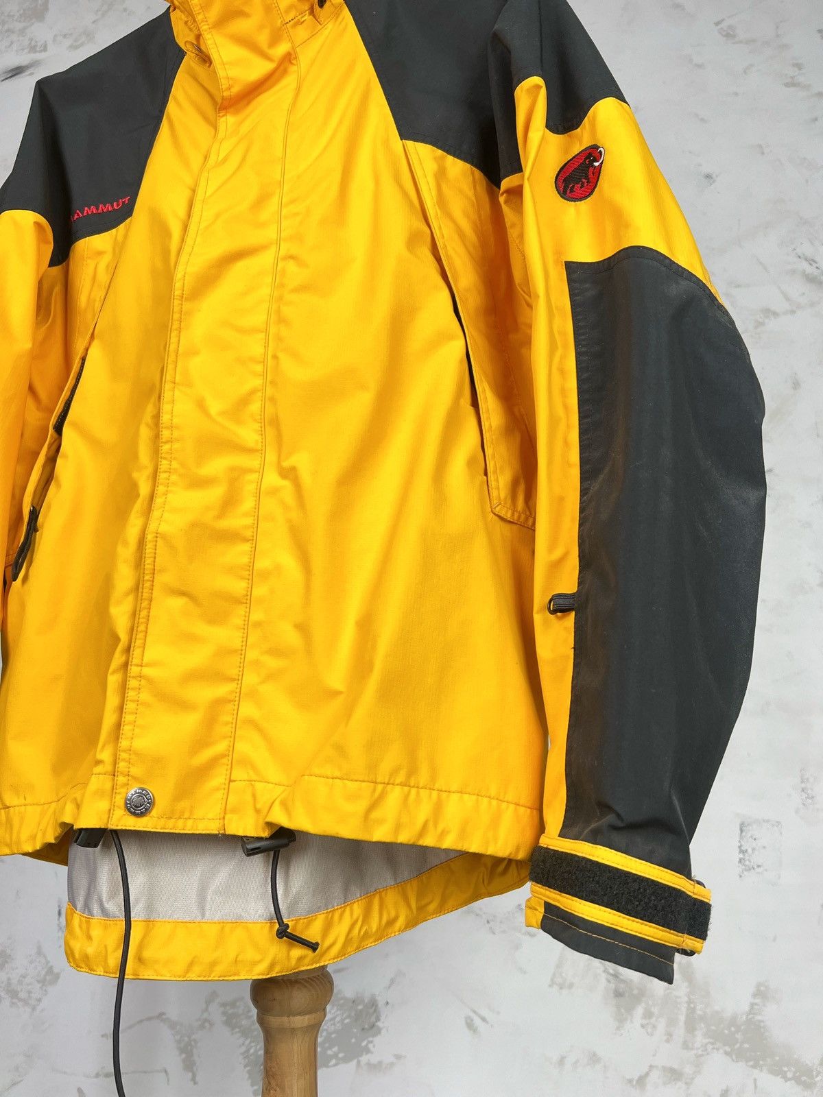 Mammut Mammut Yellow Gore Tex Jacket Size S - M Size US S / EU 44-46 / 1 - 3 Thumbnail