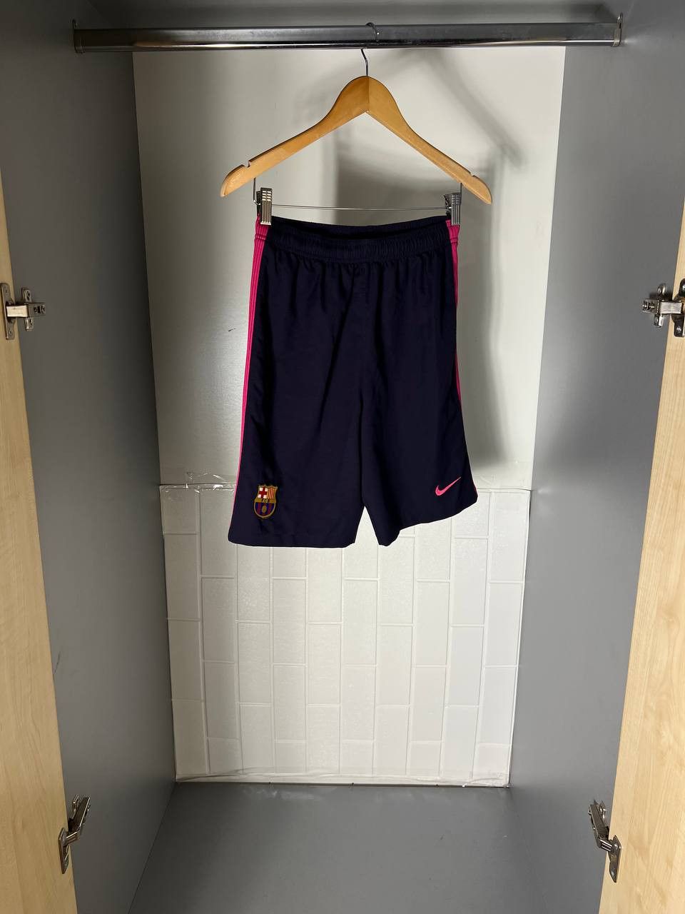 Nike VINTAGE NIKE FC BARCELONA SPAIN SOCCER JERSRY RETRO Y2K 90s Size US S / EU 44-46 / 1 - 2 Thumbnail