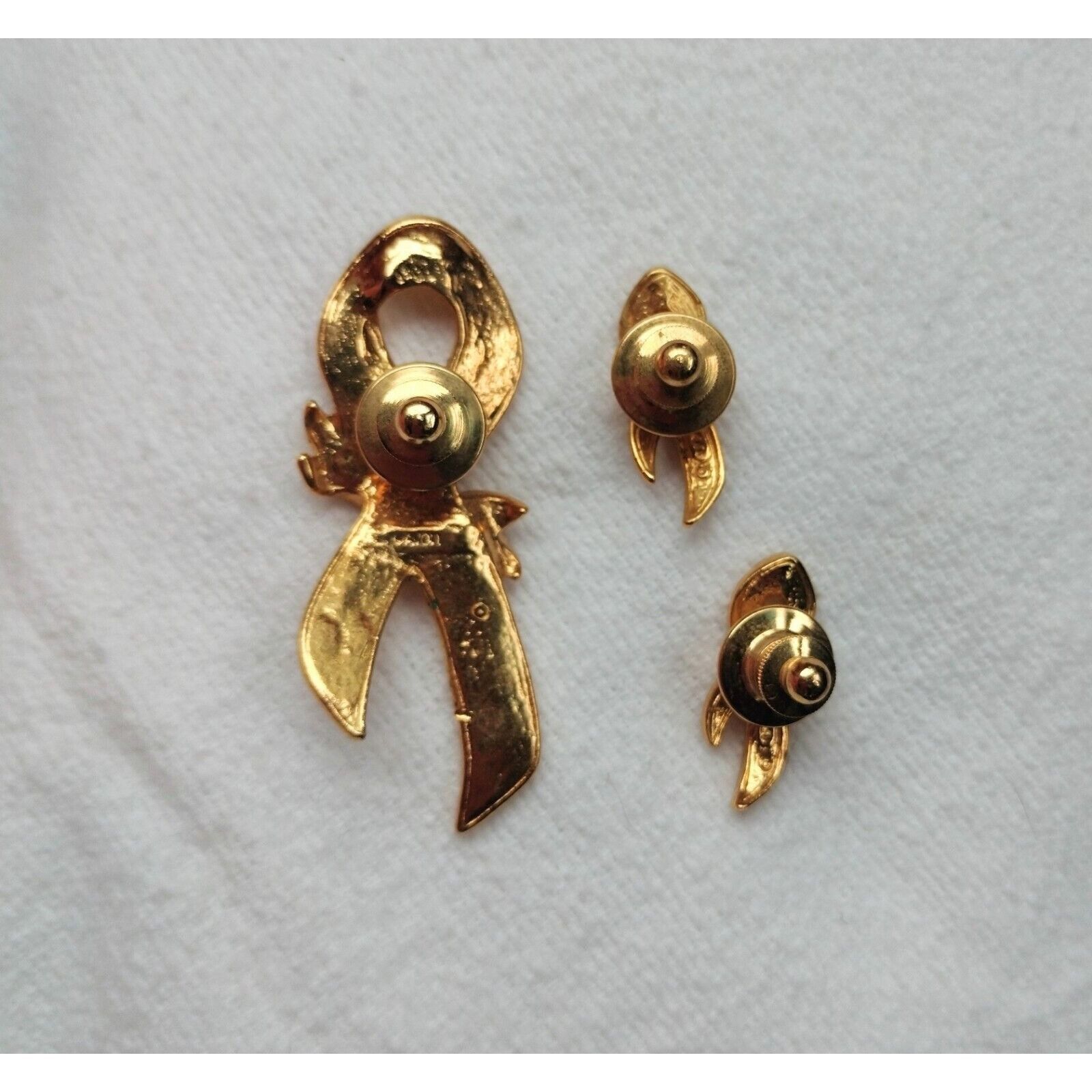 Vintage Avon Breast Cancer Awareness Pin Earring Set Rose Pink Ribbo Size ONE SIZE - 8 Thumbnail