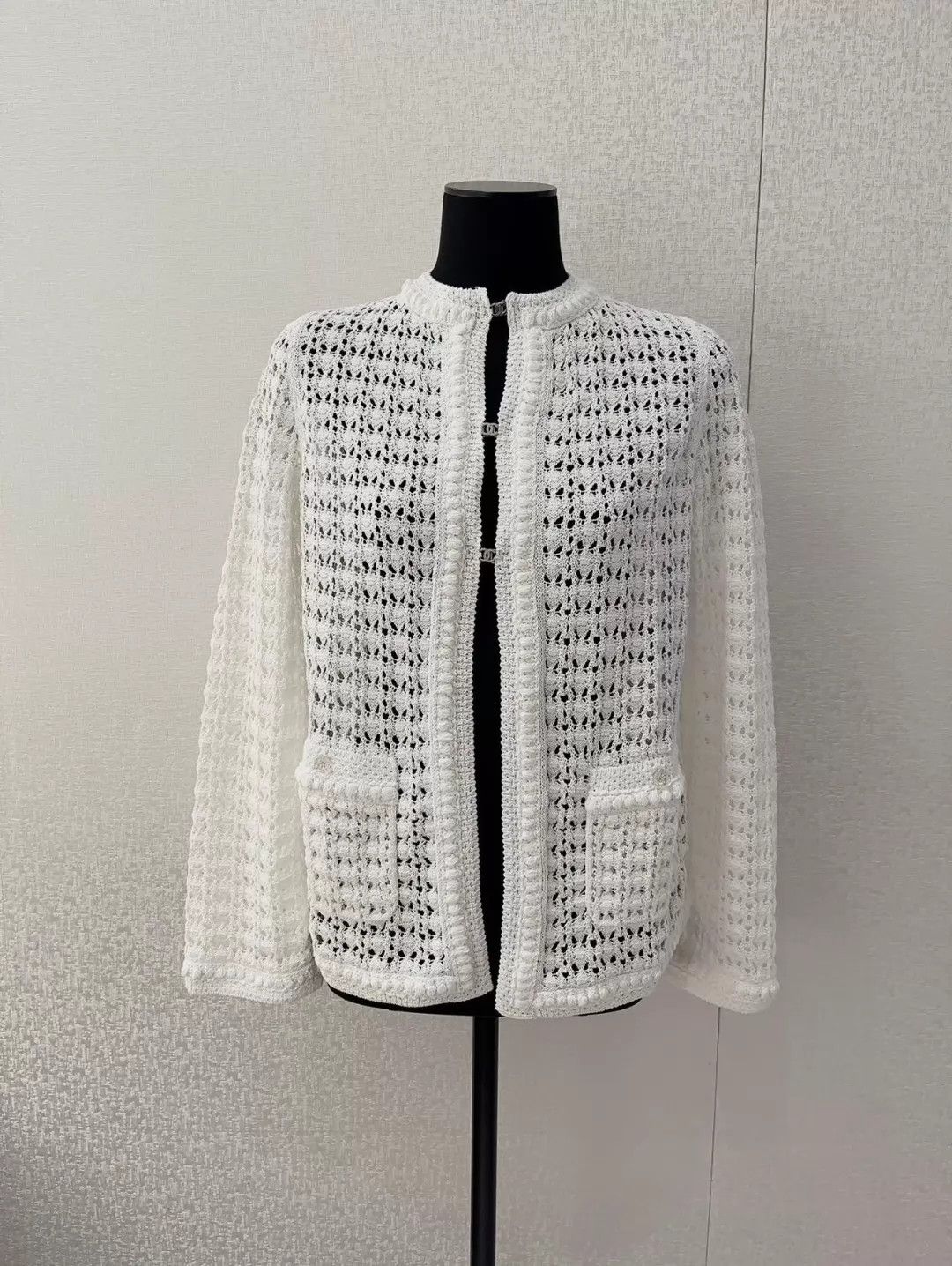 Chanel Chanel 26C White Lace Knit Cardigans 40 98 New Size M / US 6-8 / IT 42-44 - 2 Thumbnail