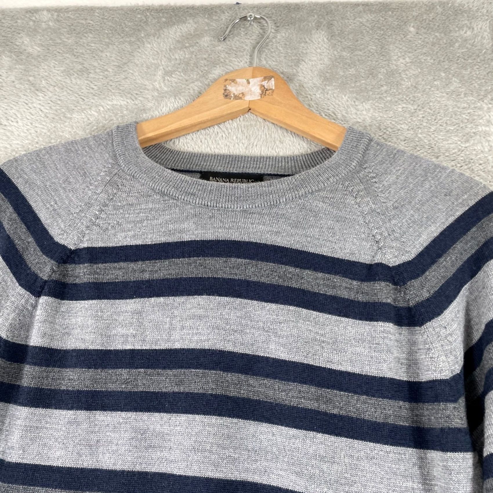 Banana Republic Banana Republic Merino Wool Striped Sweater Mens Medium Gray Navy Crewneck - Size Size US M / EU 48-50 / 2 - 2 Thumbnail
